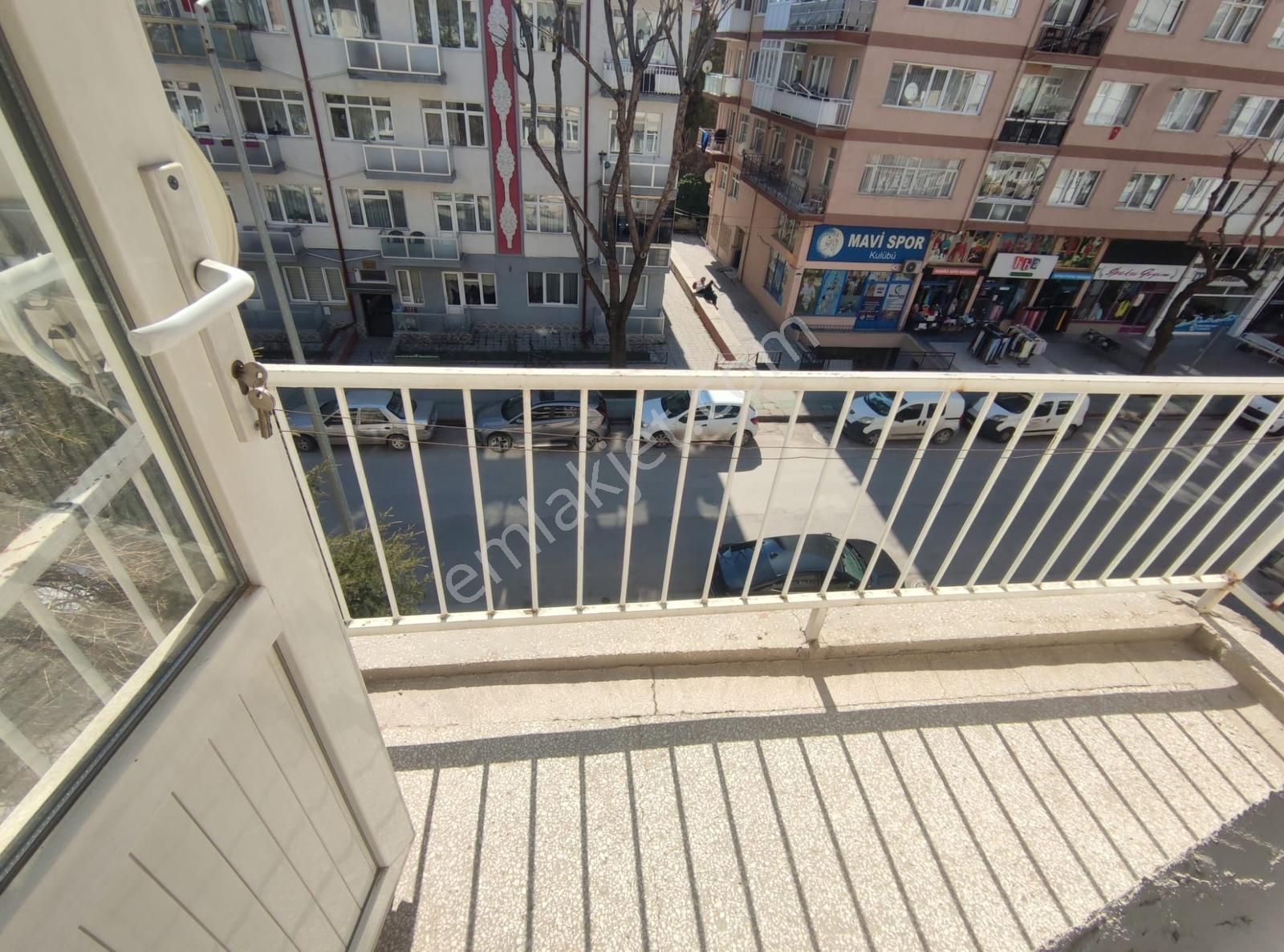 Kırmızıtoprak Taşköprü Cd. Çarşı Merkez Arakat Kiralık 2+1 Daire - Görsel 4