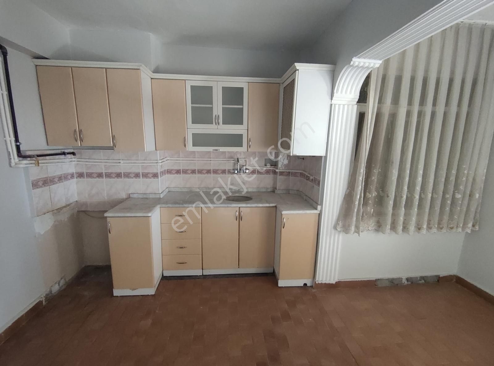 Kırmızıtoprak Taşköprü Cd. Çarşı Merkez Arakat Kiralık 2+1 Daire - Görsel 14