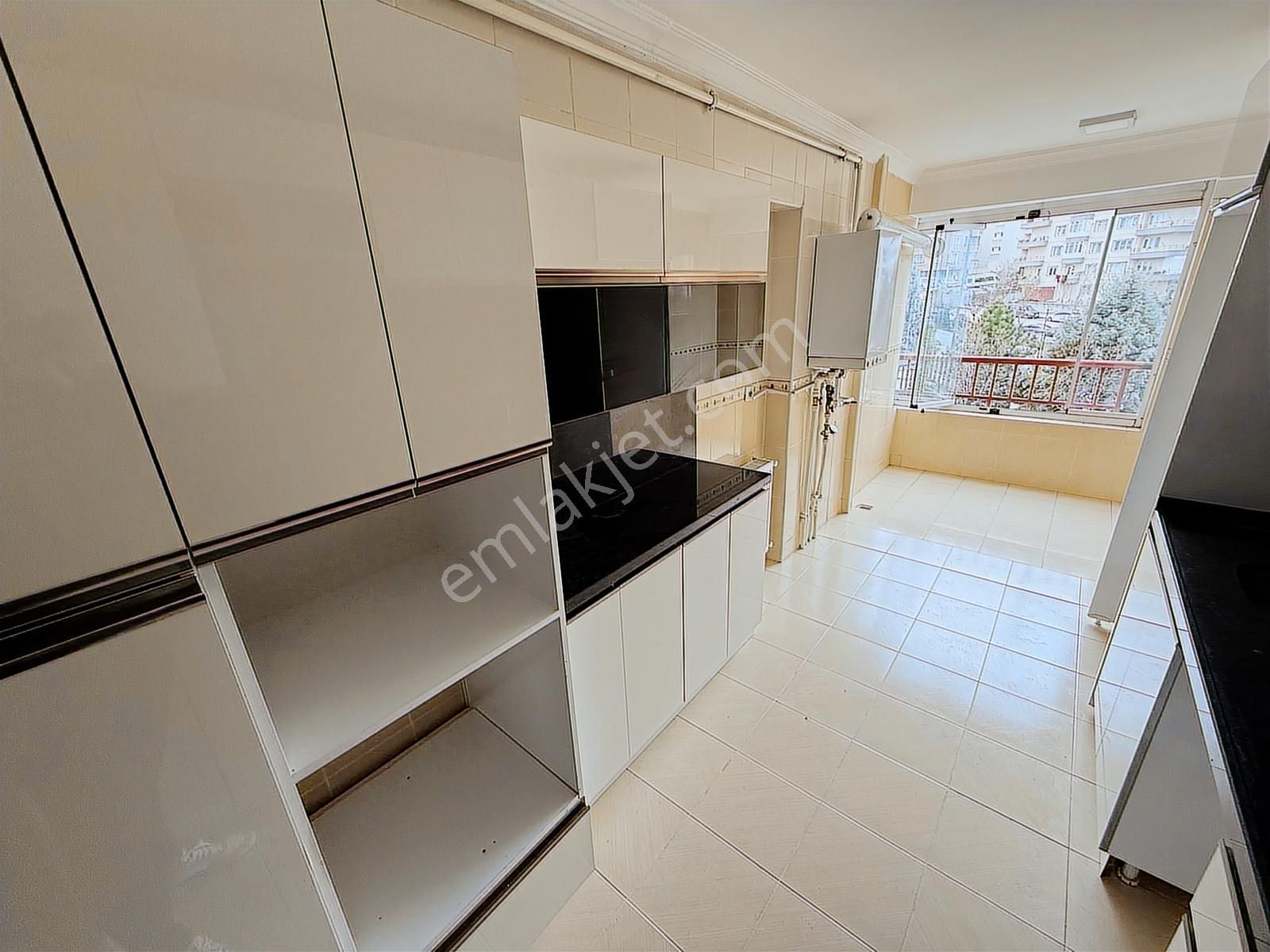 Mareşal Çakmak Mah.de Asansörlü 3+1 125m² Salon Bağımsız Daire - Görsel 3