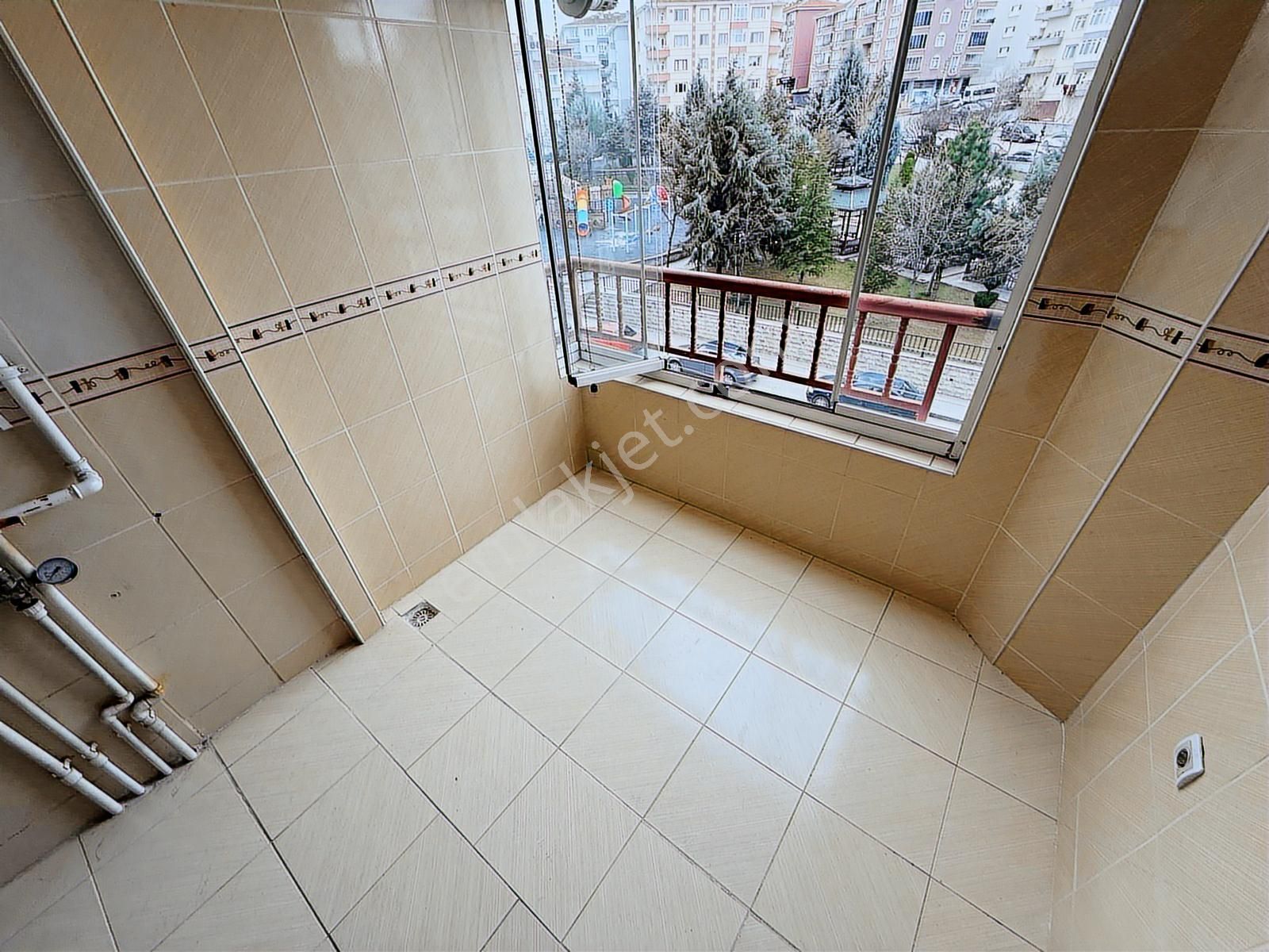 Mareşal Çakmak Mah.de Asansörlü 3+1 125m² Salon Bağımsız Daire - Görsel 14