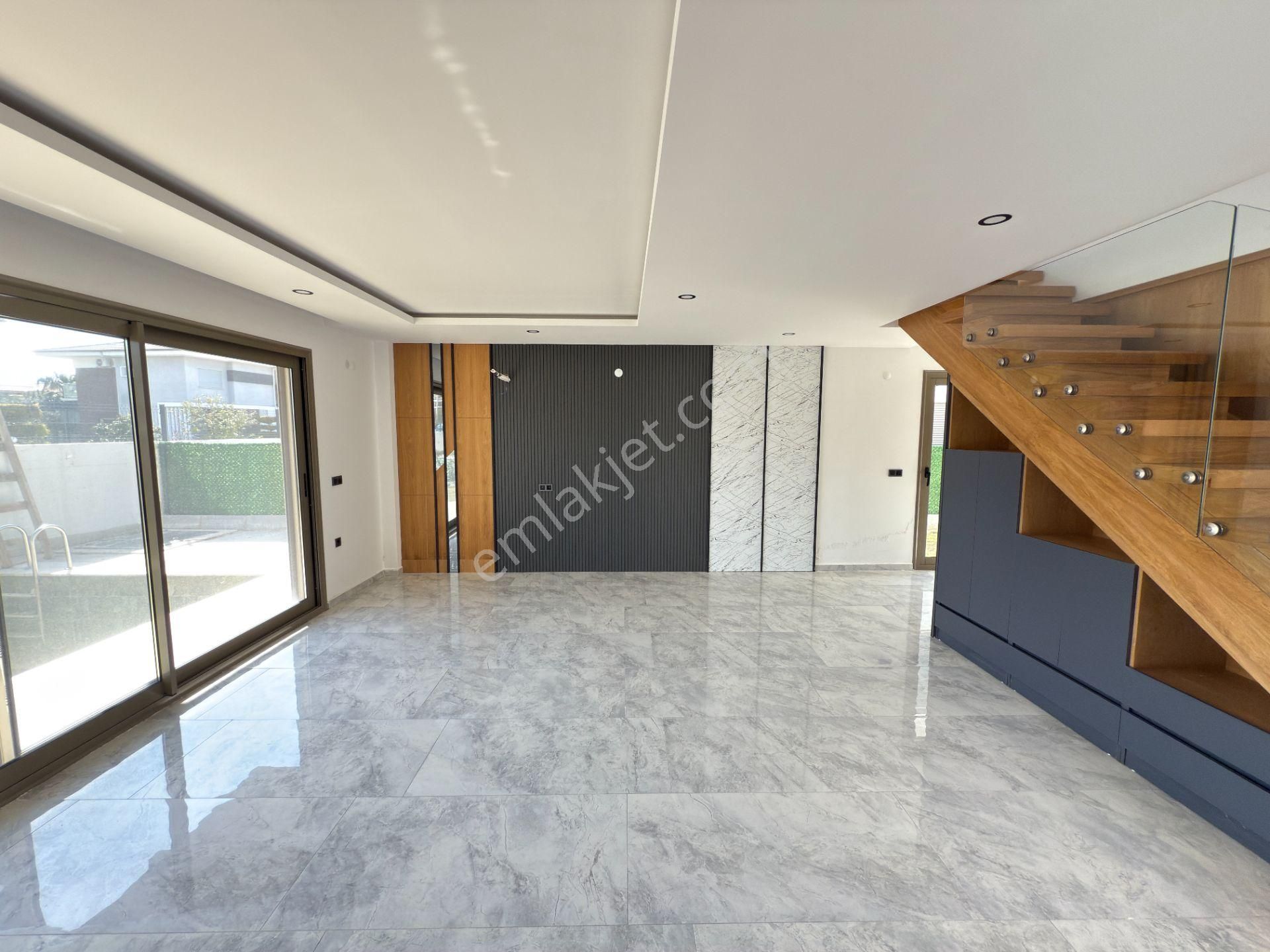 Kuşadası Satılık 4+1 Müstakil Villa - Görsel 9