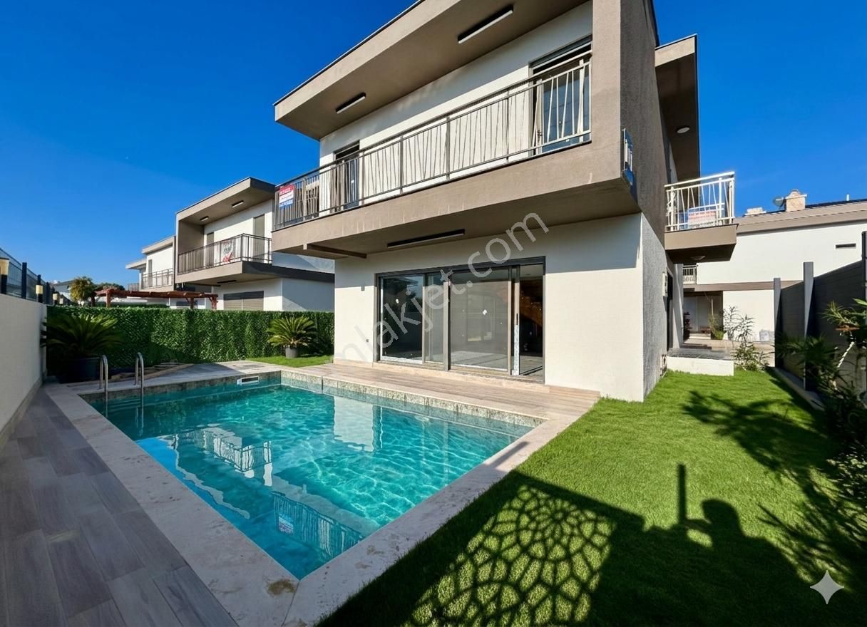 Kuşadası Satılık 4+1 Müstakil Villa - Görsel 4