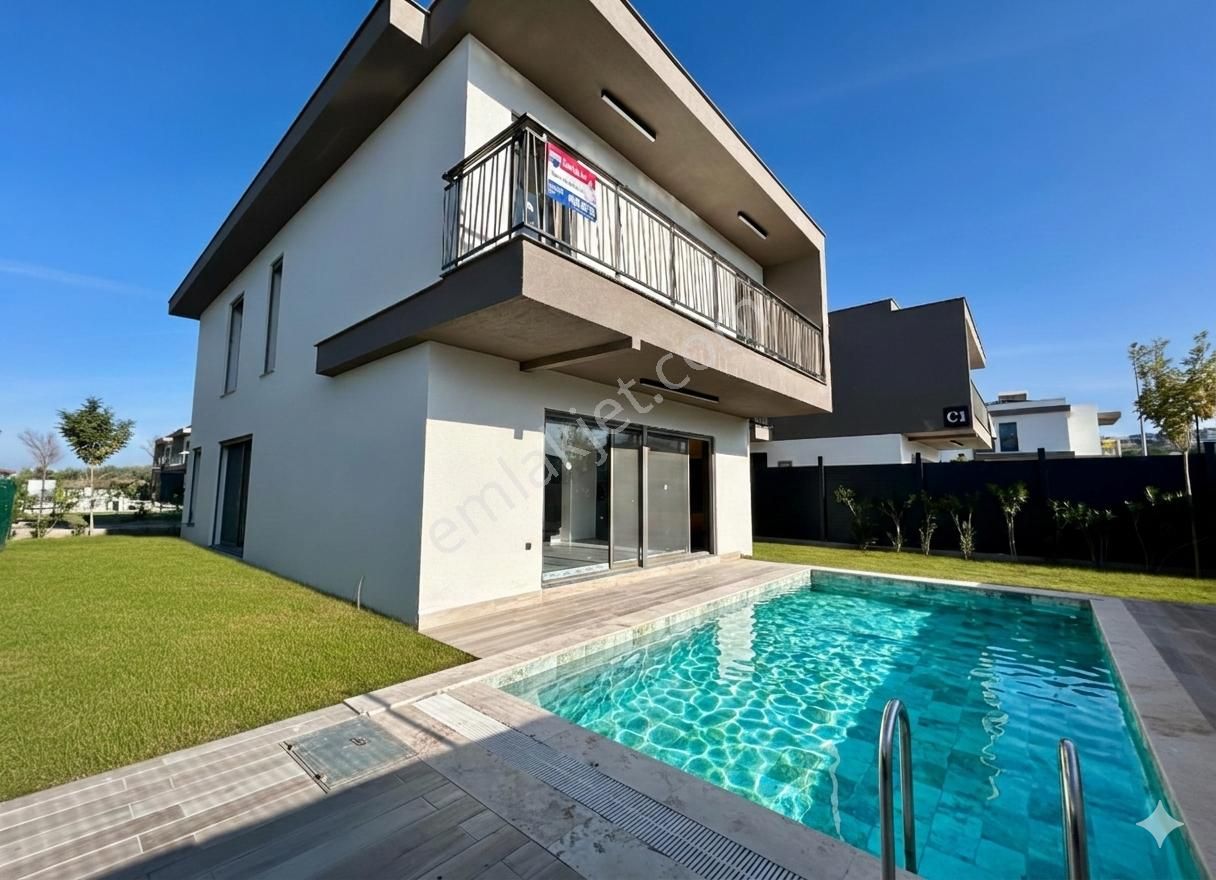 Kuşadası Satılık 4+1 Müstakil Villa - Görsel 3