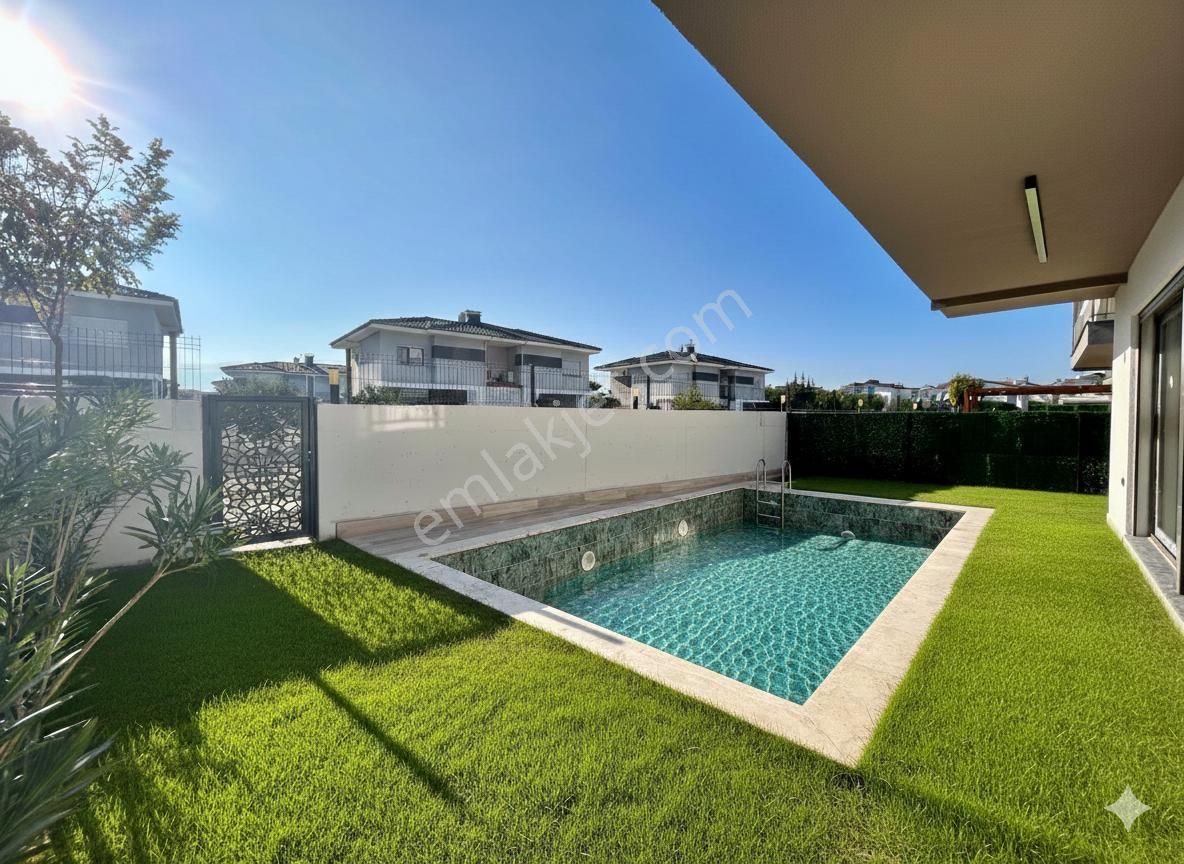 Kuşadası Satılık 4+1 Müstakil Villa - Görsel 5