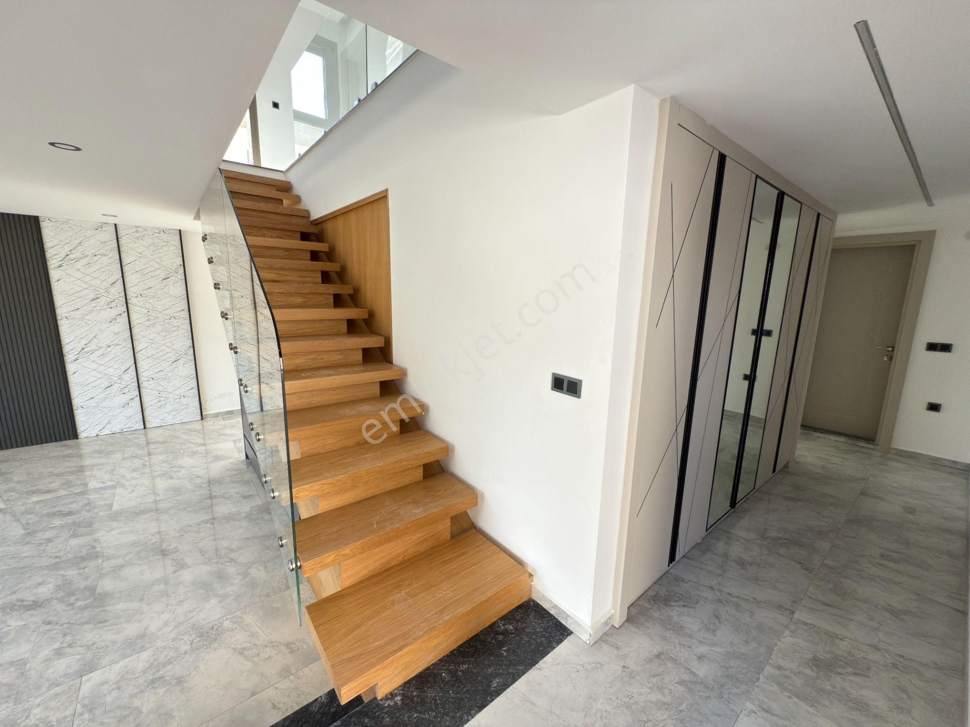 Kuşadası Satılık 4+1 Müstakil Villa - Görsel 11