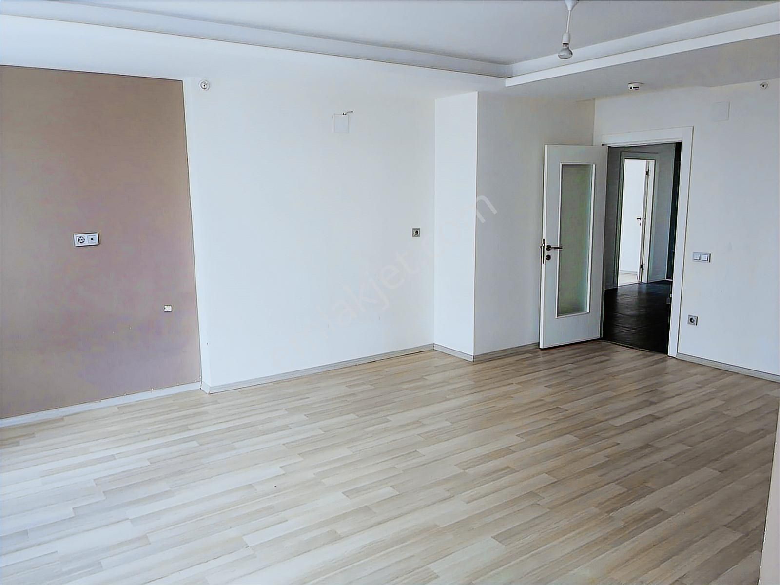 Üniversite Caddesinde Özdiker Corona'da Kiralık 3+1 - Görsel 14