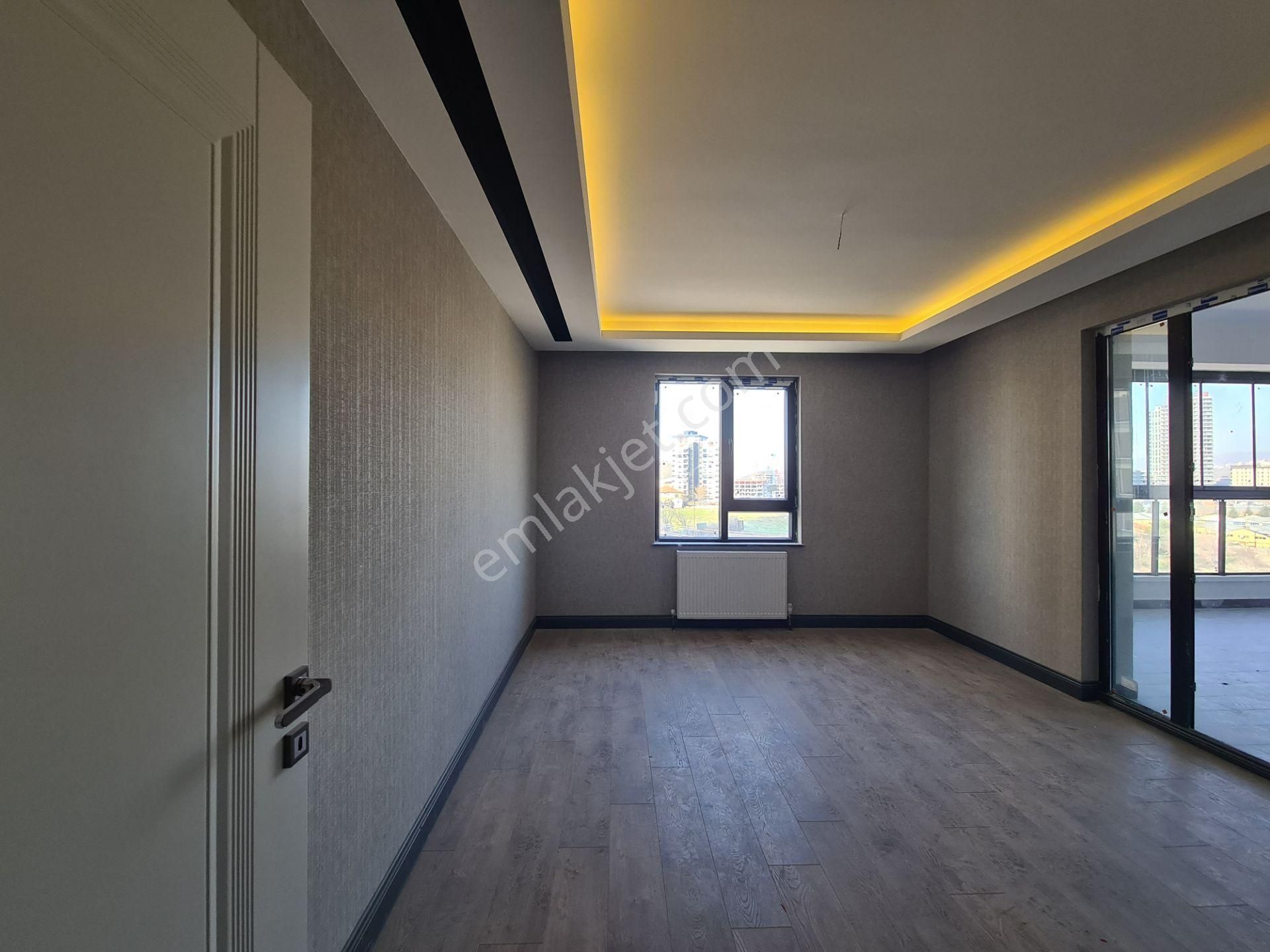 Ovacık'ta Ultra Lux Full Yapılı Sitede Kiralık Sıfır 200m² / 4+1 - Görsel 13