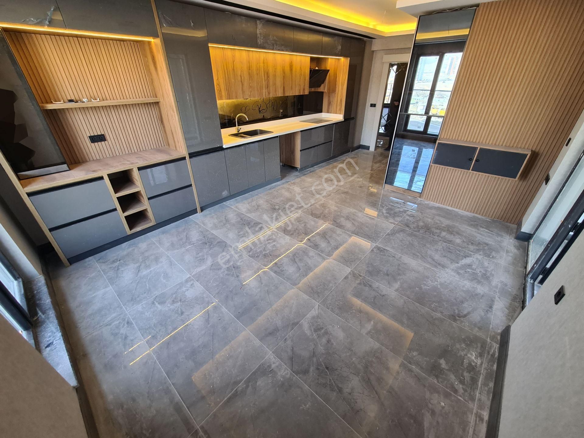 Ovacık'ta Ultra Lux Full Yapılı Sitede Kiralık Sıfır 200m² / 4+1 - Görsel 4