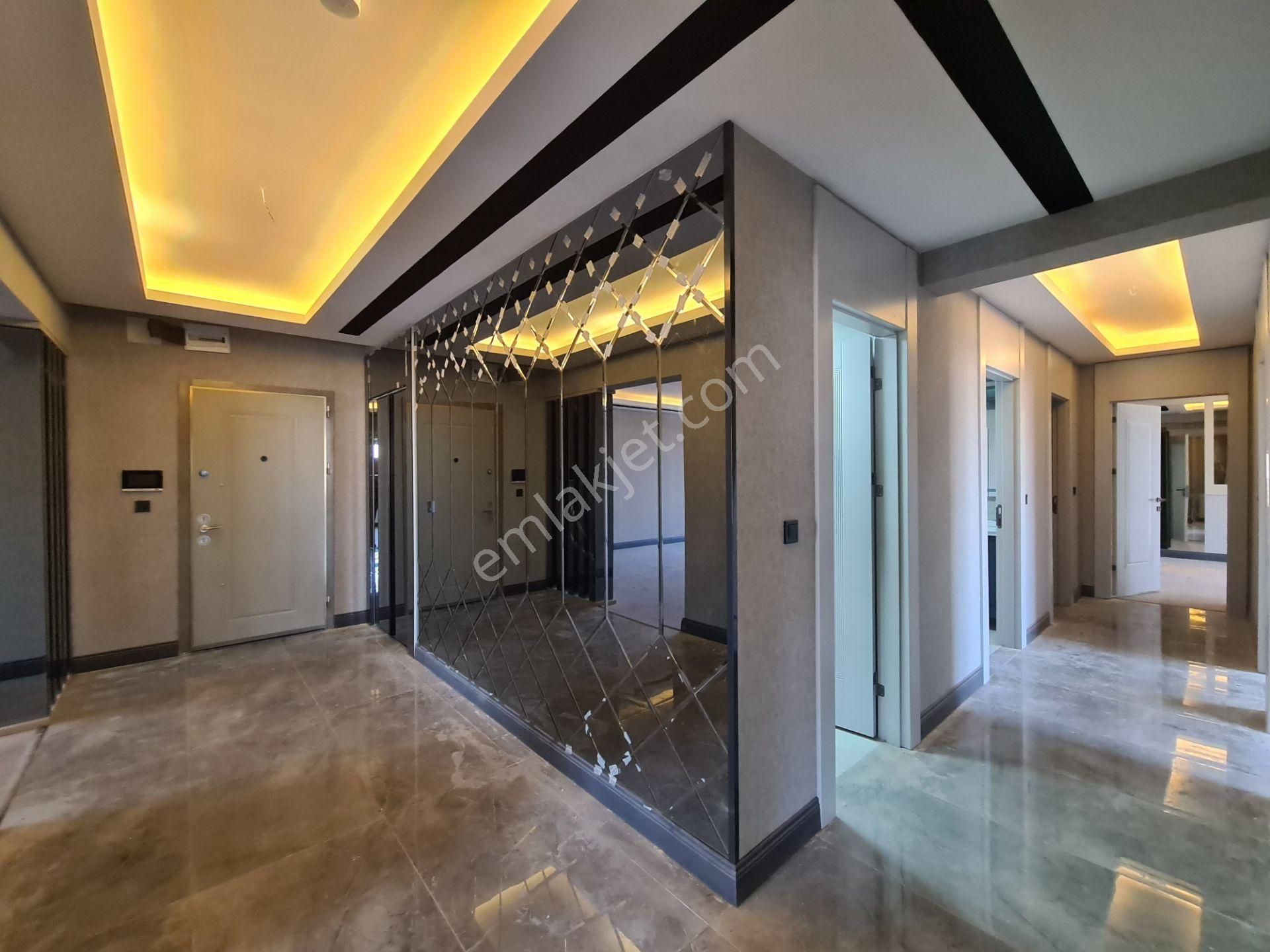 Ovacık'ta Ultra Lux Full Yapılı Sitede Kiralık Sıfır 200m² / 4+1 - Görsel 12