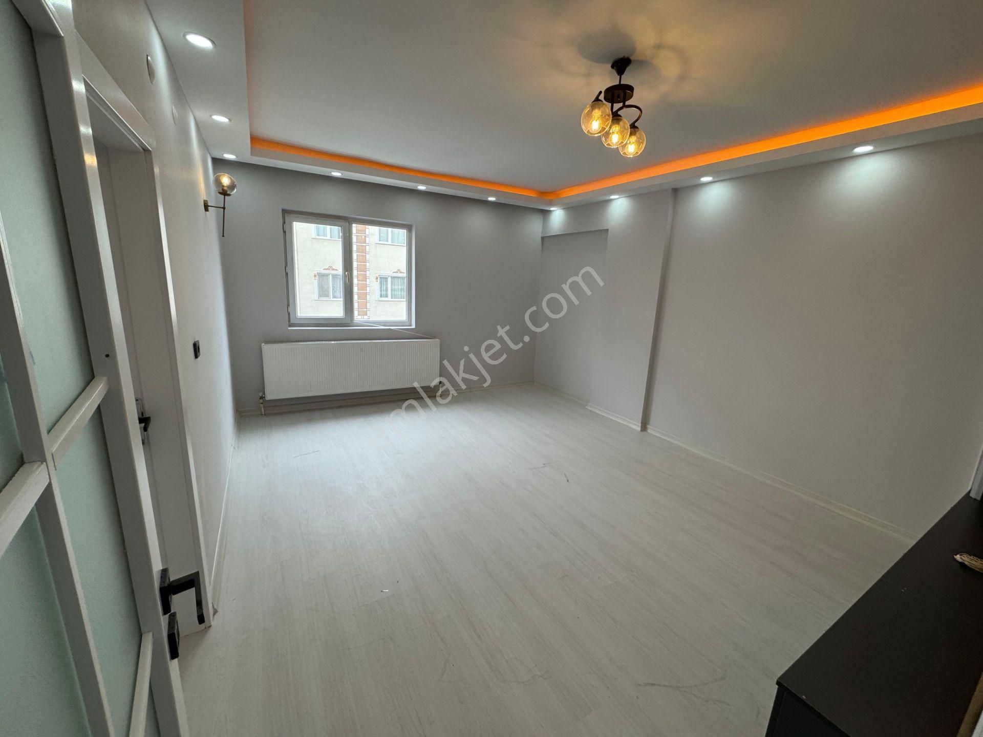 Mareşal Çakmak Mahallesinde 3+1 Ultra Lüks Yapılı Kiralık Daire - Görsel 12