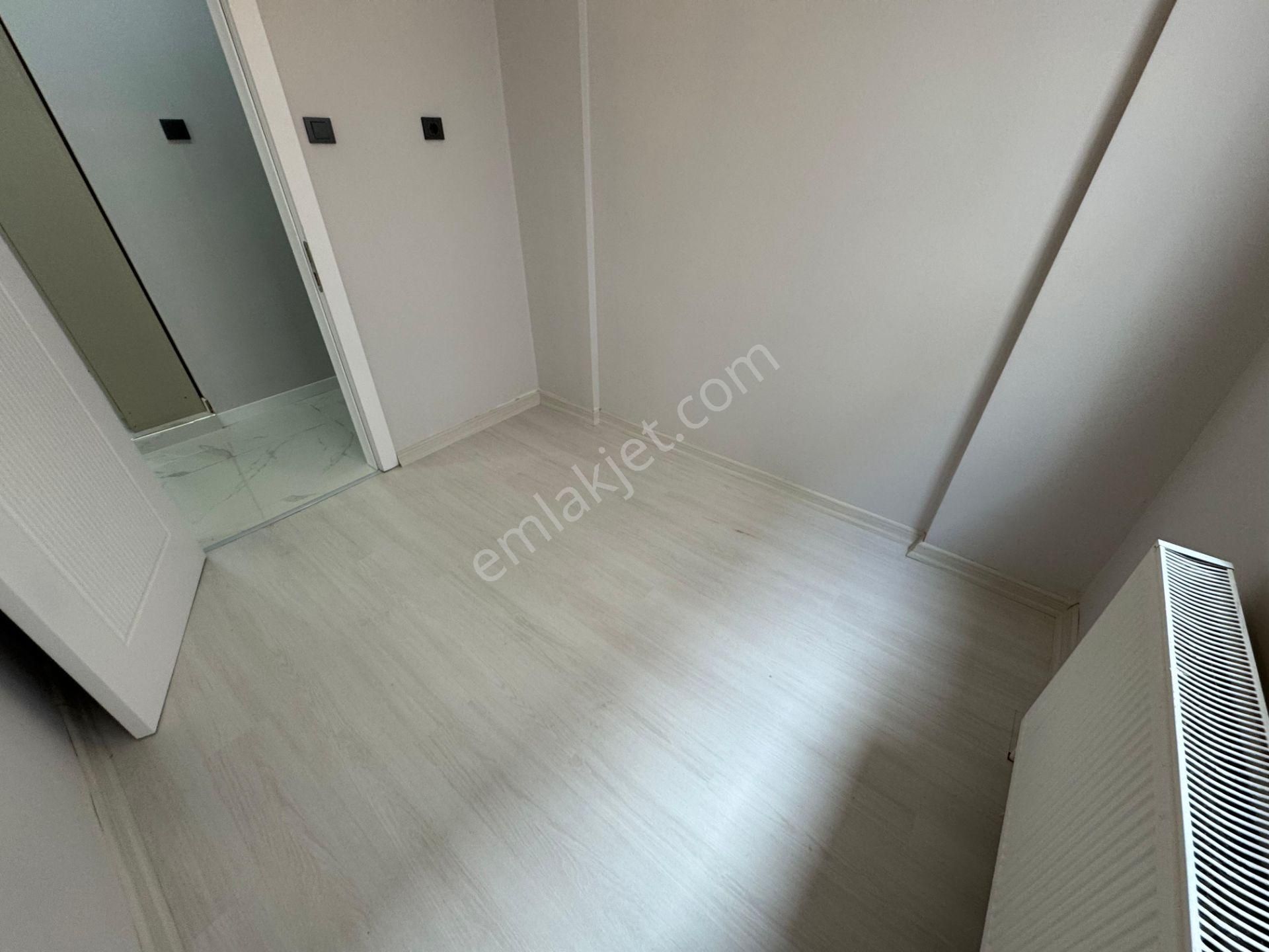 Mareşal Çakmak Mahallesinde 3+1 Ultra Lüks Yapılı Kiralık Daire - Görsel 24