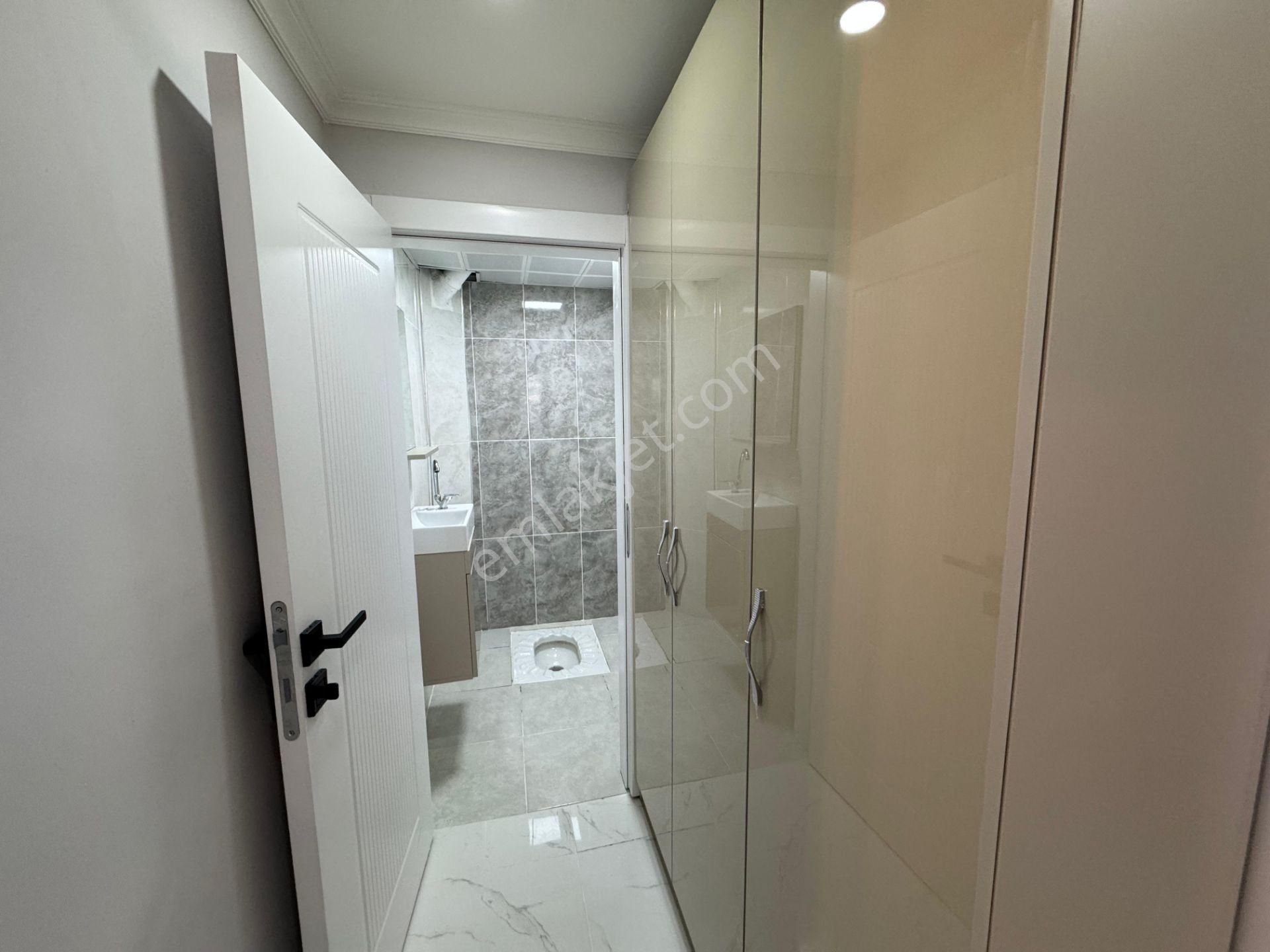 Mareşal Çakmak Mahallesinde 3+1 Ultra Lüks Yapılı Kiralık Daire - Görsel 34