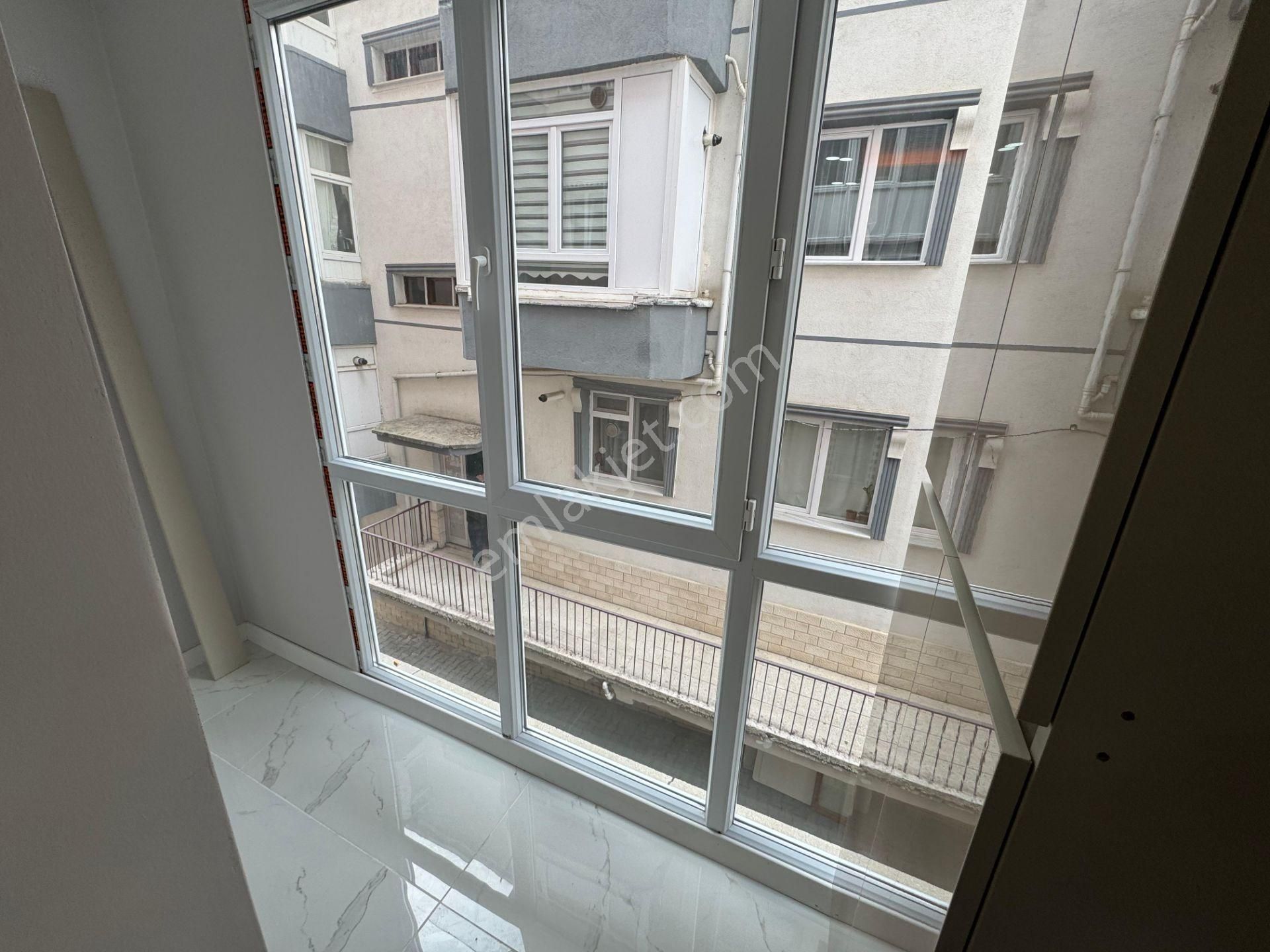Mareşal Çakmak Mahallesinde 3+1 Ultra Lüks Yapılı Kiralık Daire - Görsel 5