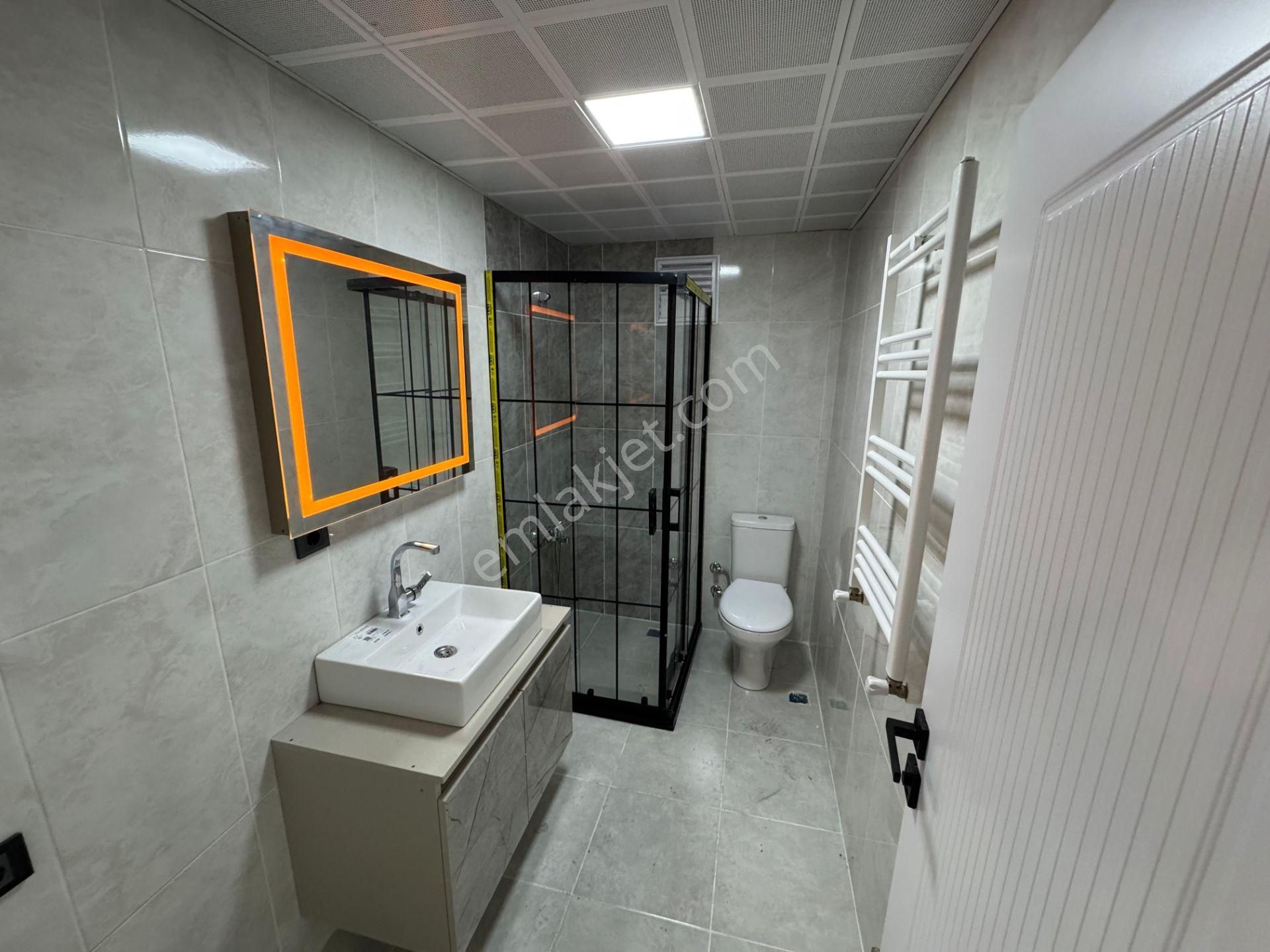 Mareşal Çakmak Mahallesinde 3+1 Ultra Lüks Yapılı Kiralık Daire - Görsel 32