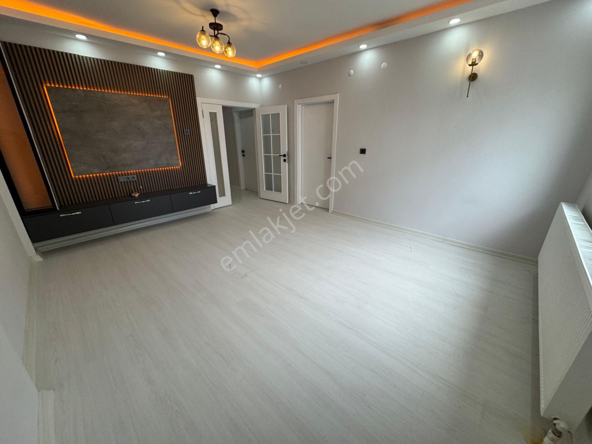 Mareşal Çakmak Mahallesinde 3+1 Ultra Lüks Yapılı Kiralık Daire - Görsel 9