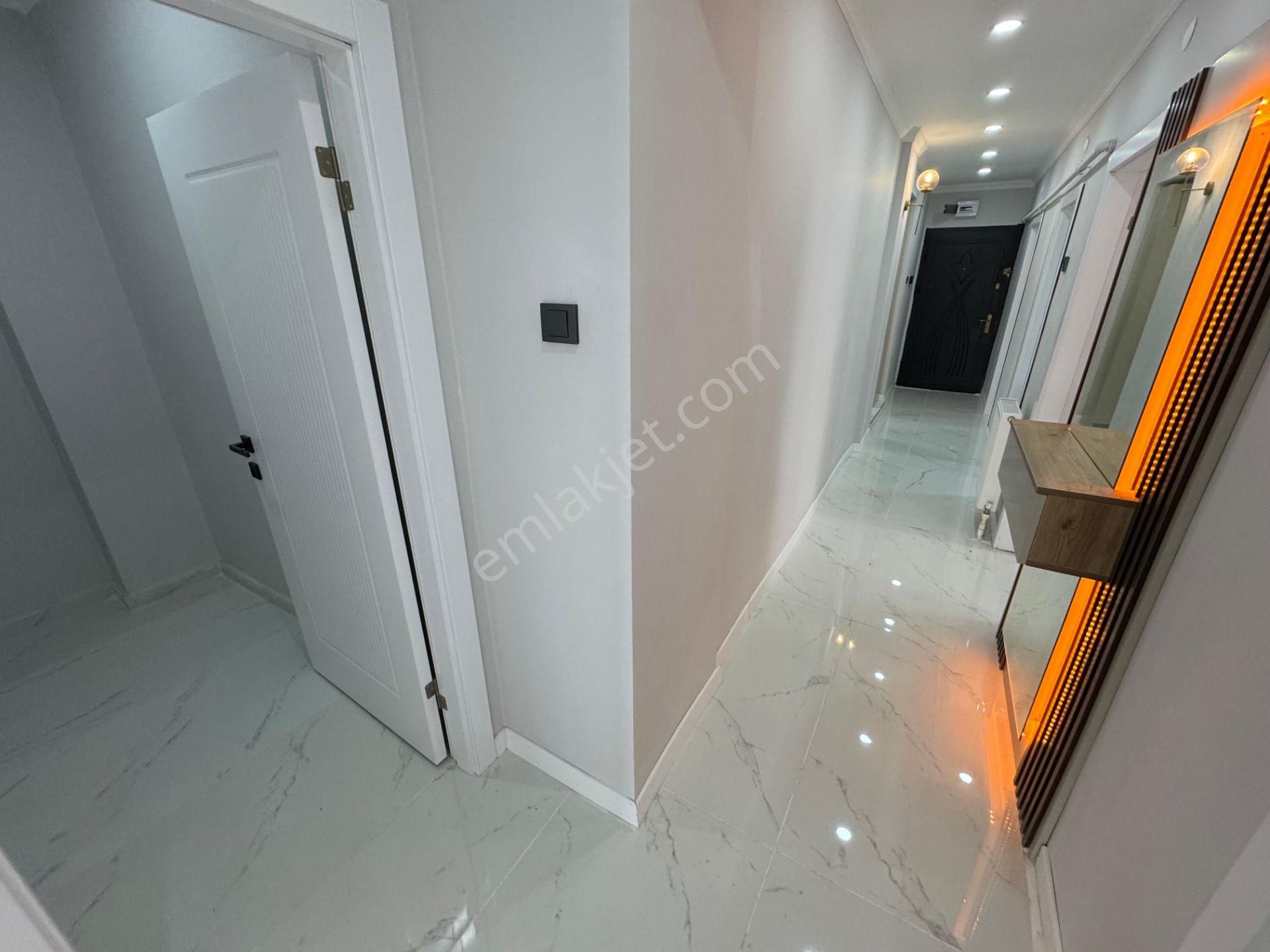 Mareşal Çakmak Mahallesinde 3+1 Ultra Lüks Yapılı Kiralık Daire - Görsel 28
