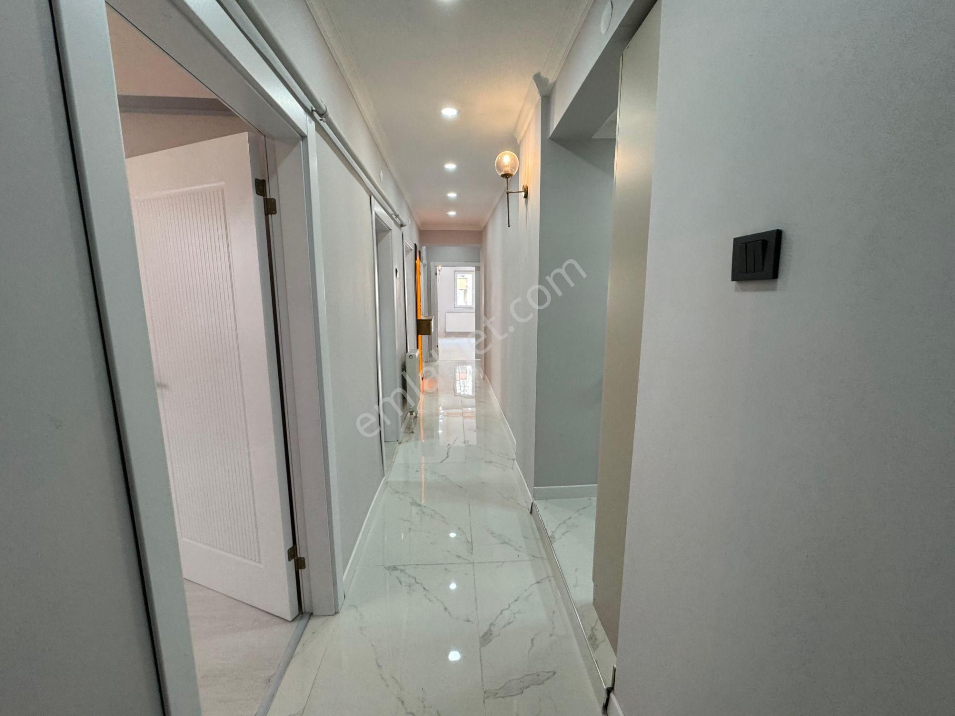 Mareşal Çakmak Mahallesinde 3+1 Ultra Lüks Yapılı Kiralık Daire - Görsel 30