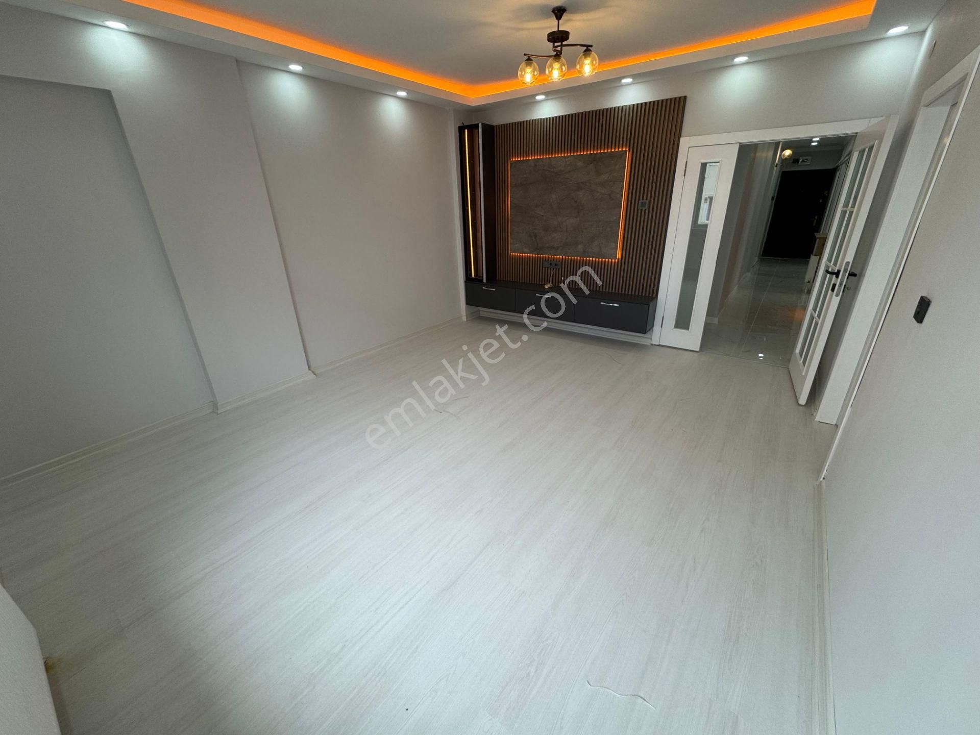 Mareşal Çakmak Mahallesinde 3+1 Ultra Lüks Yapılı Kiralık Daire - Görsel 8