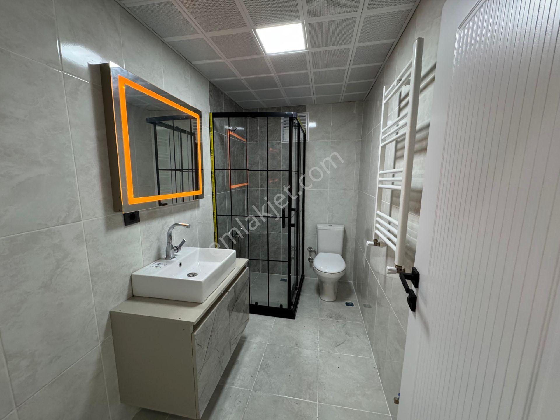 Mareşal Çakmak Mahallesinde 3+1 Ultra Lüks Yapılı Kiralık Daire - Görsel 31