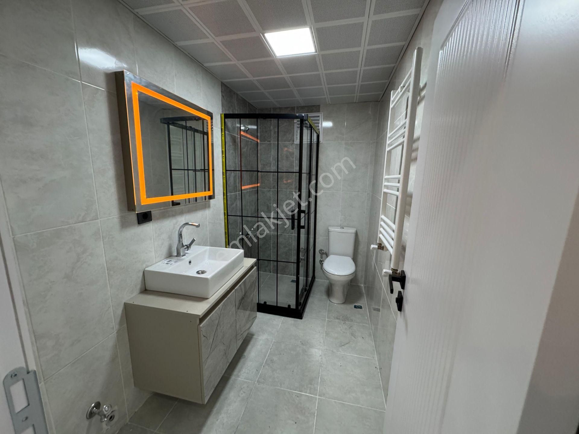 Mareşal Çakmak Mahallesinde 3+1 Ultra Lüks Yapılı Kiralık Daire - Görsel 33
