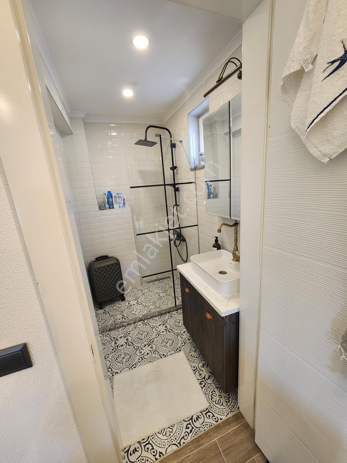 Alanya Kargıcak'ta 3+1 Deniz Ve Kale Manzaralı İkiz Villa - Görsel 14