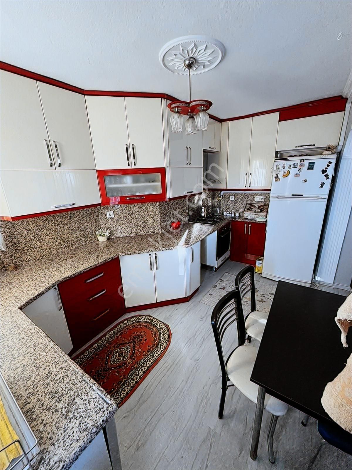 Bergama Fatih Mahallesi Tuna Caddesinde Satılık 3+1 Daire