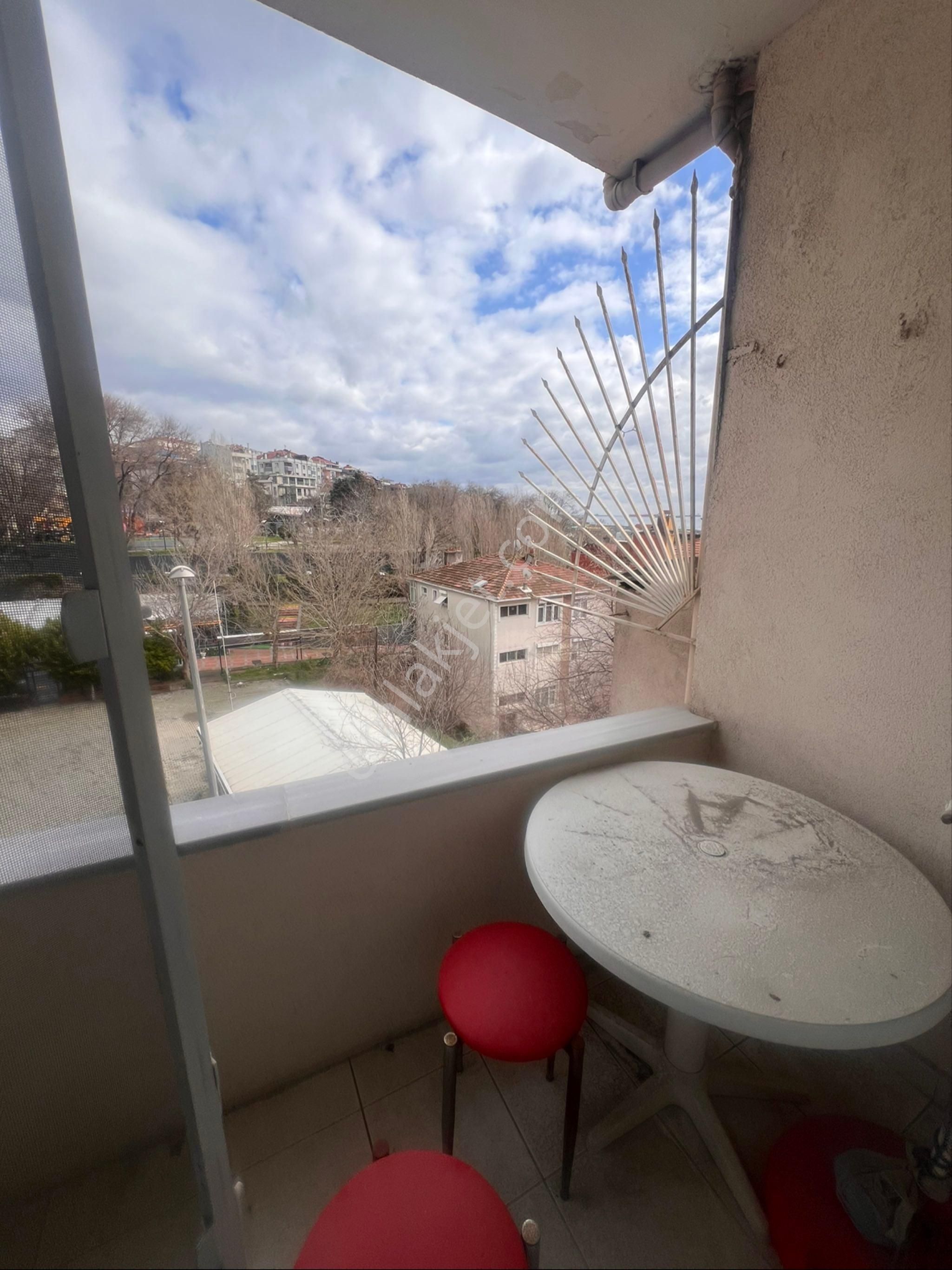 Avcılar Ambarlı Da 1+1 Ara Kat Full Eşyalı Kiralık Daire - Görsel 3