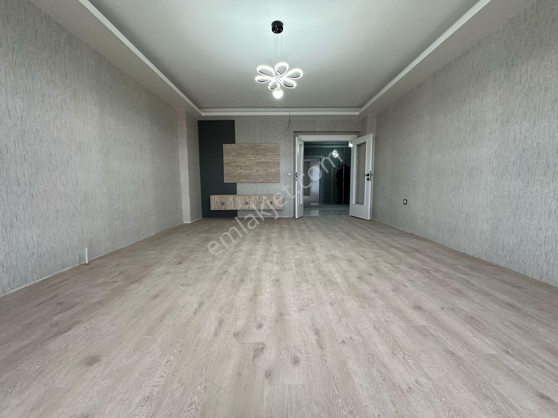 Pursaklar Mehmet Zengin Emlak'tan K.otoparklı, Teras Balkonlu, Ç.banyolu Ultra Lüks 10.kat 4+1 - Görsel 6