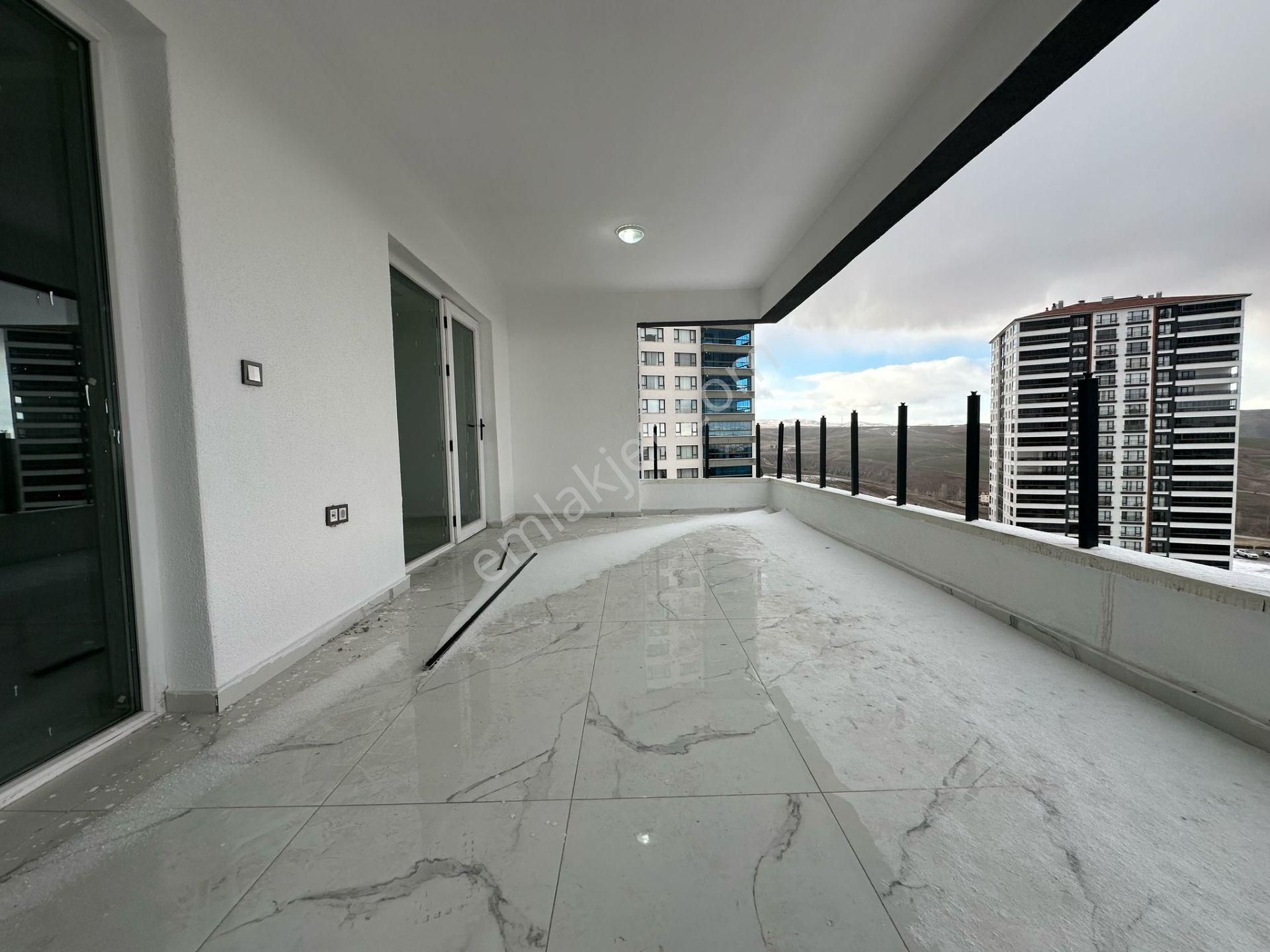 Pursaklar Mehmet Zengin Emlak'tan K.otoparklı, Teras Balkonlu, Ç.banyolu Ultra Lüks 10.kat 4+1 - Görsel 38