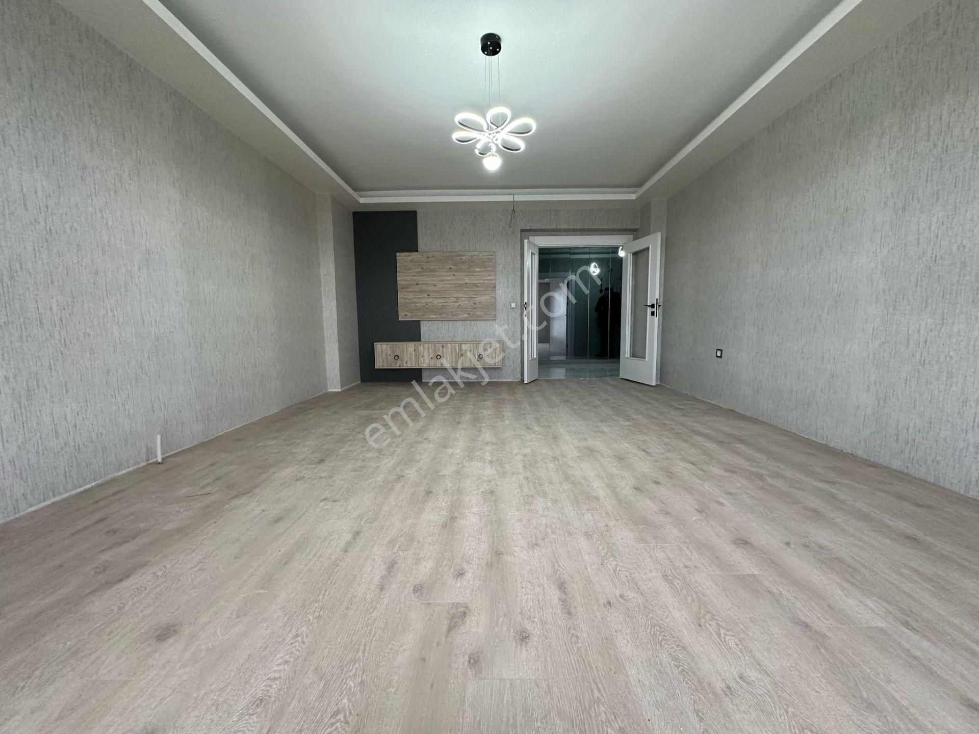 Pursaklar Mehmet Zengin Emlak'tan K.otoparklı, Teras Balkonlu, Ç.banyolu Ultra Lüks 10.kat 4+1 - Görsel 7