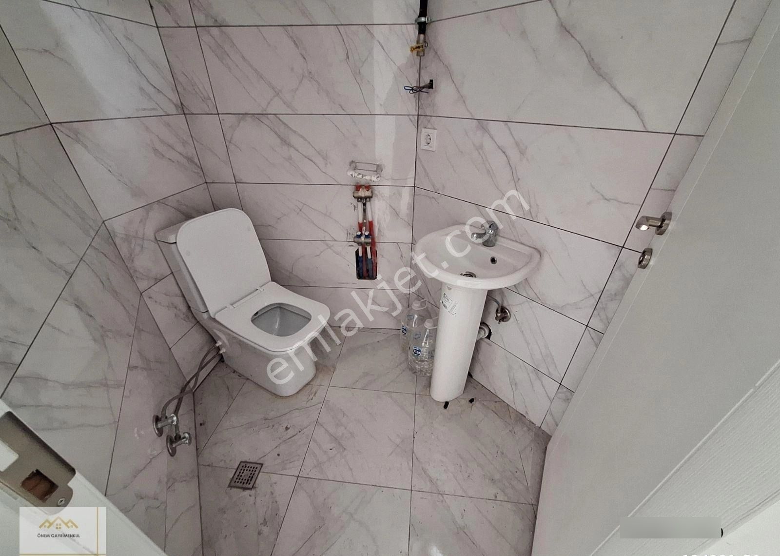 19 Mayıs Caddesi Üzerinde Prestijli Binada Satılık Dükkan - Görsel 8