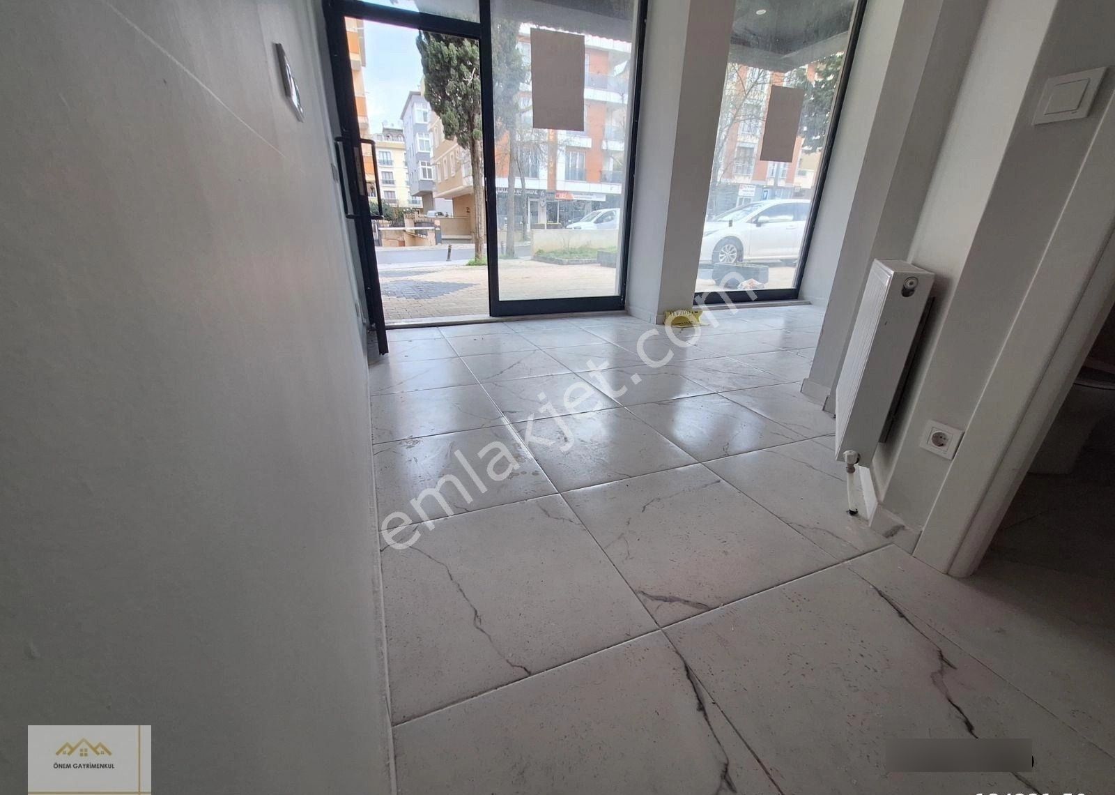 19 Mayıs Caddesi Üzerinde Prestijli Binada Satılık Dükkan - Görsel 6