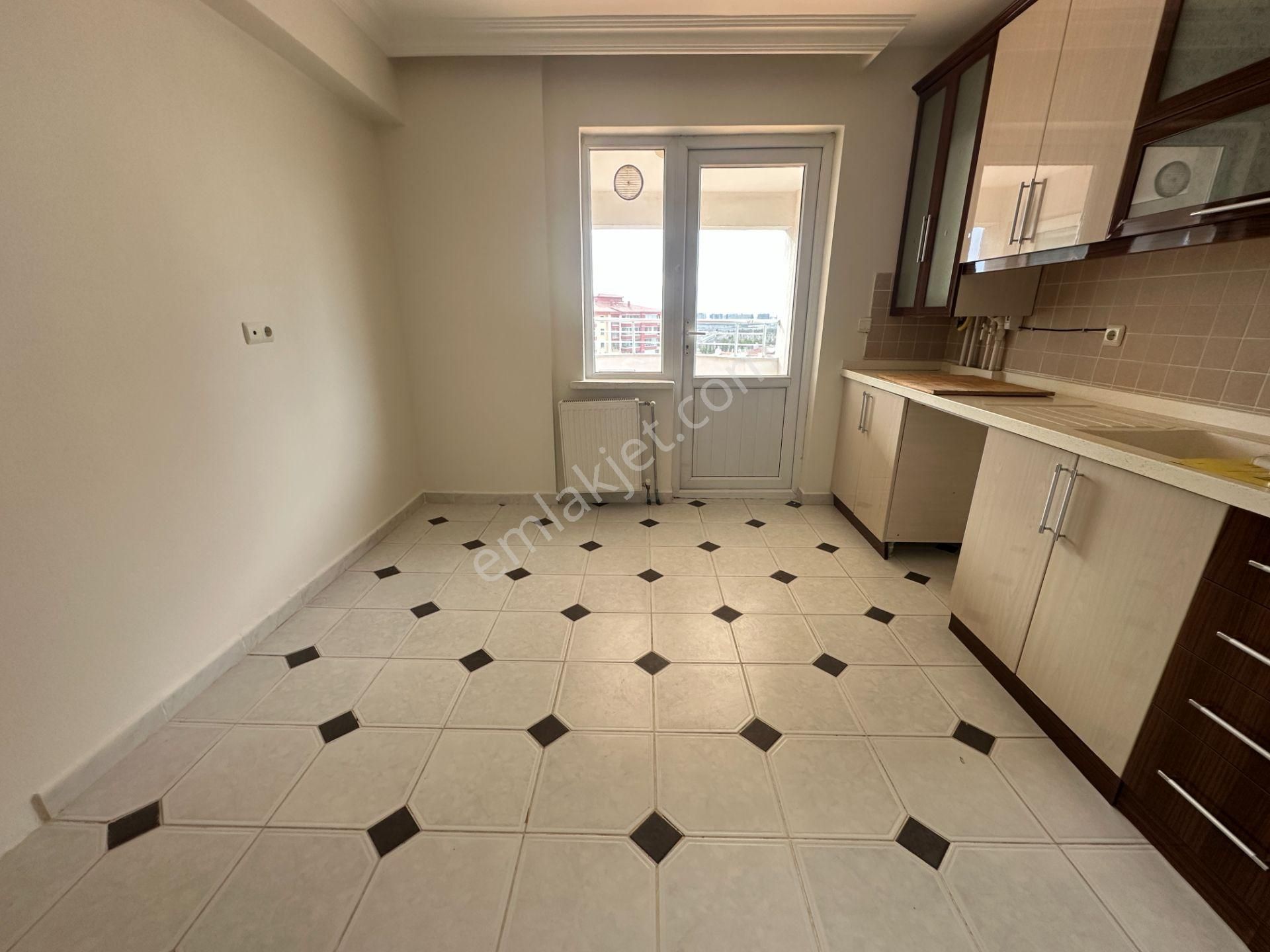 Cumhuriyet Mah 3+1 130m2 8.kat Ön Cephe Çığlık Sitesin'de Kiralık Daire - Görsel 8