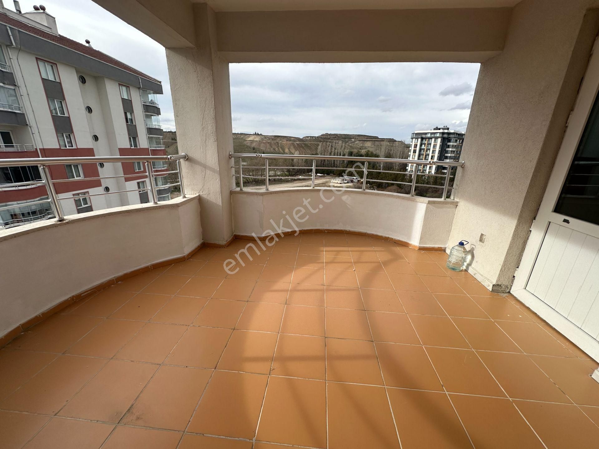 Cumhuriyet Mah 3+1 130m2 8.kat Ön Cephe Çığlık Sitesin'de Kiralık Daire - Görsel 14