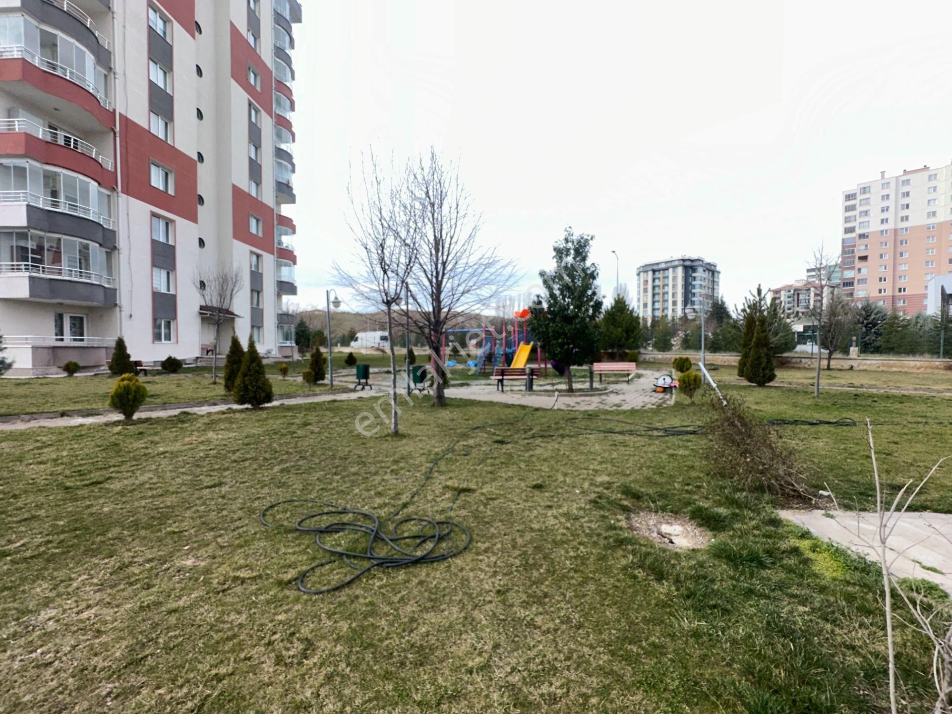 Cumhuriyet Mah 3+1 130m2 8.kat Ön Cephe Çığlık Sitesin'de Kiralık Daire - Görsel 33