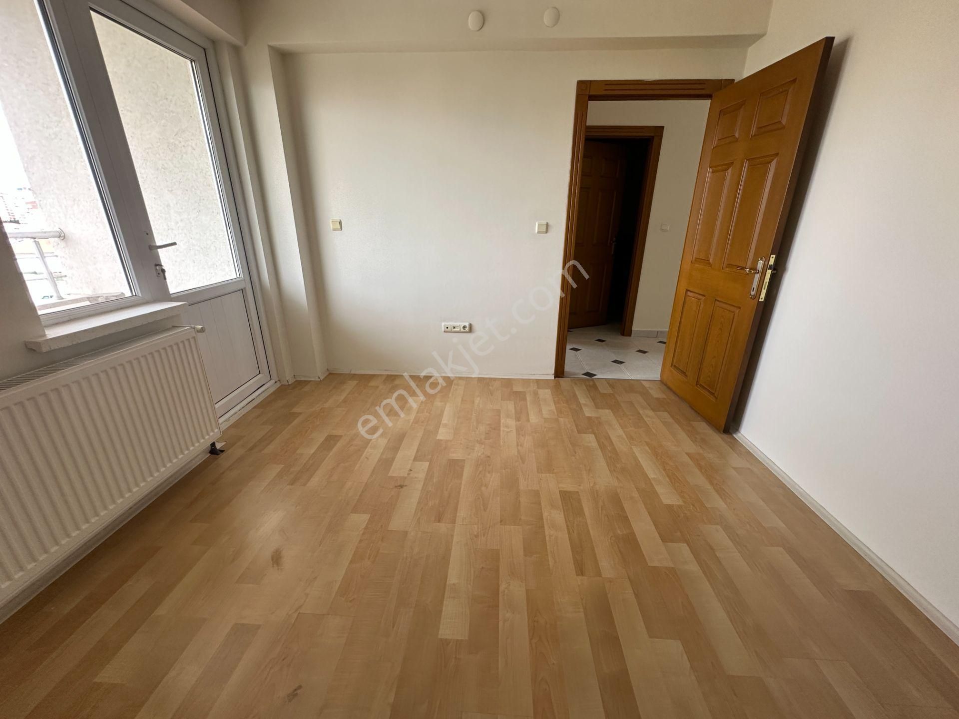 Cumhuriyet Mah 3+1 130m2 8.kat Ön Cephe Çığlık Sitesin'de Kiralık Daire - Görsel 22