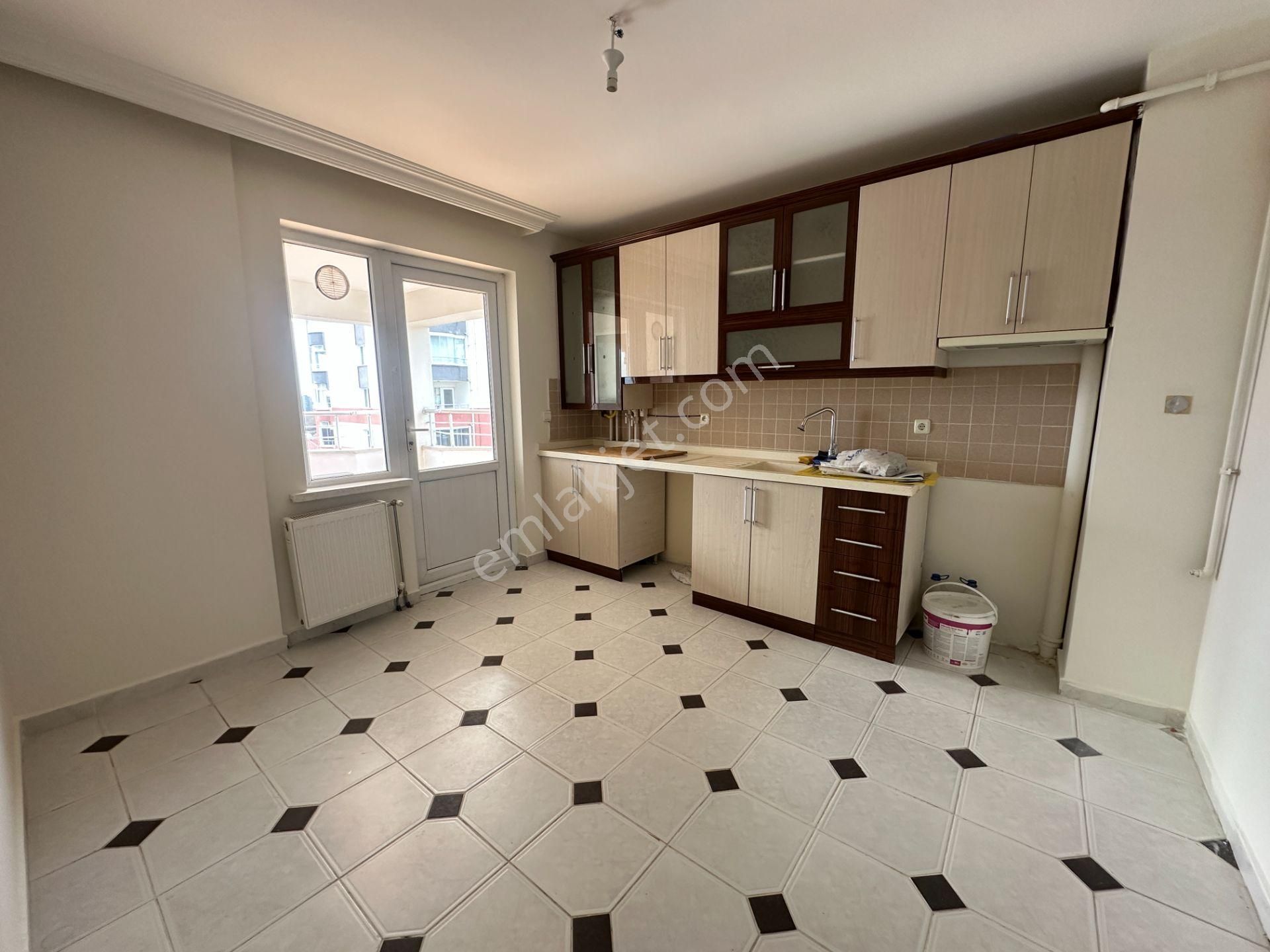 Cumhuriyet Mah 3+1 130m2 8.kat Ön Cephe Çığlık Sitesin'de Kiralık Daire - Görsel 7