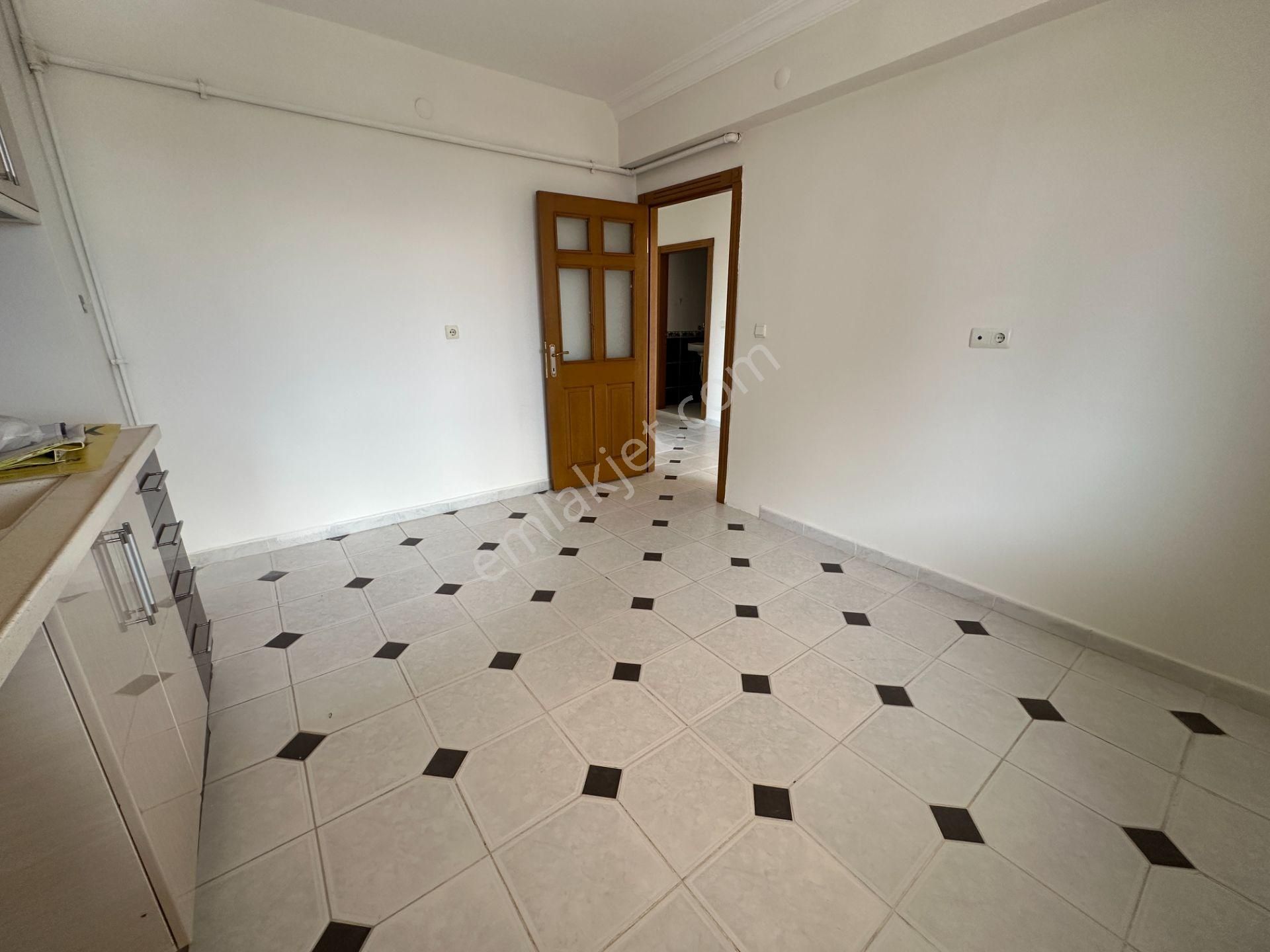 Cumhuriyet Mah 3+1 130m2 8.kat Ön Cephe Çığlık Sitesin'de Kiralık Daire - Görsel 12