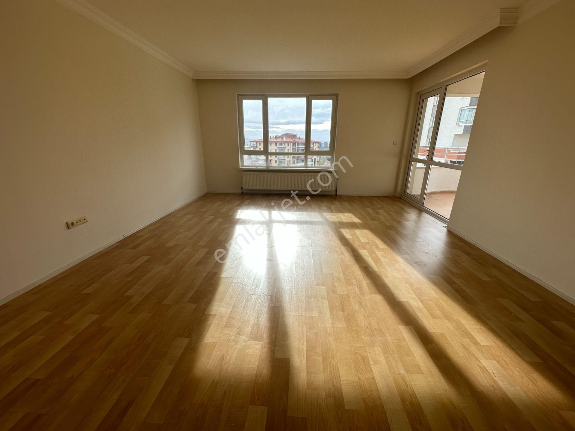 Cumhuriyet Mah 3+1 130m2 8.kat Ön Cephe Çığlık Sitesin'de Kiralık Daire - Görsel 2