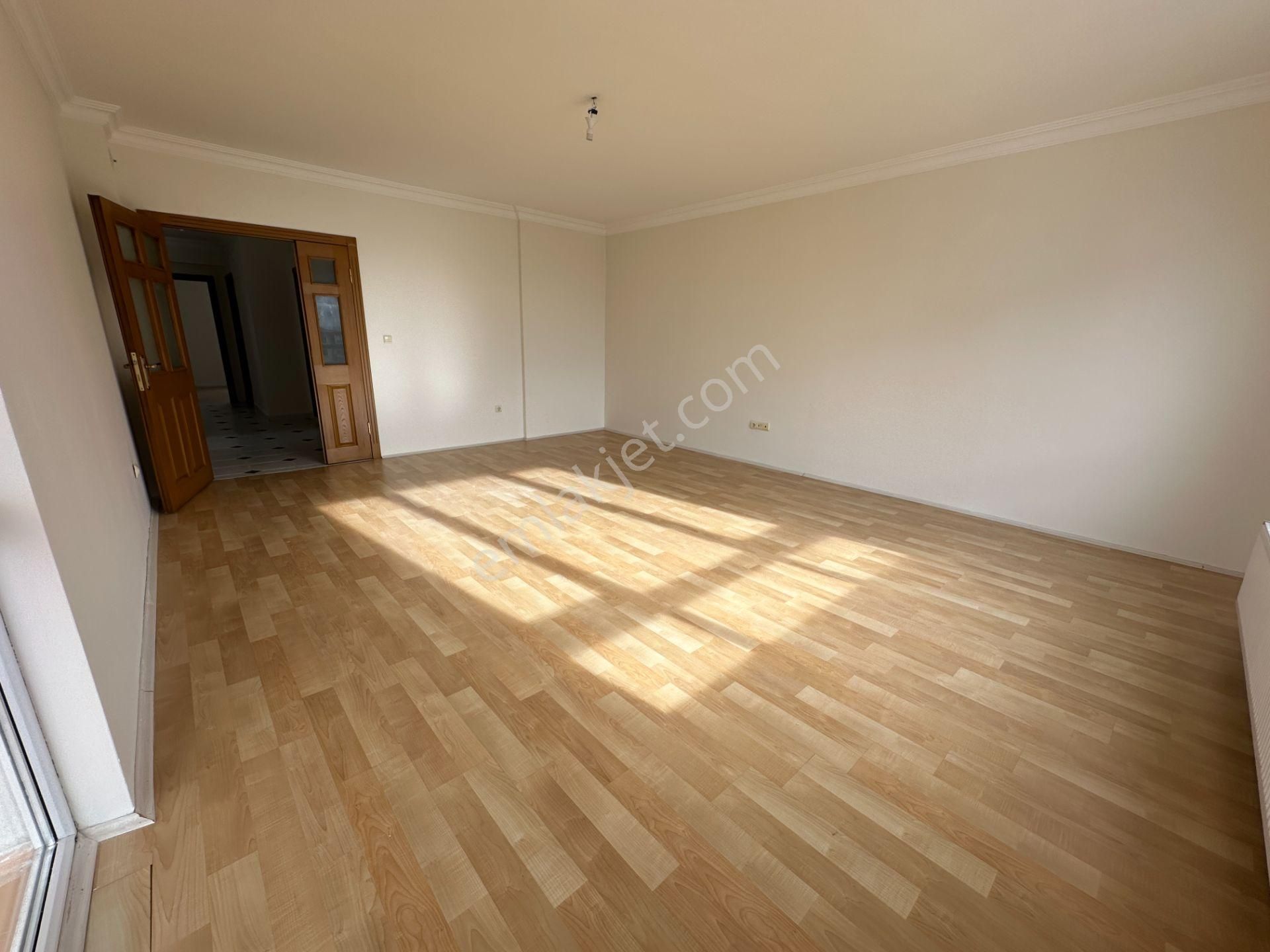 Cumhuriyet Mah 3+1 130m2 8.kat Ön Cephe Çığlık Sitesin'de Kiralık Daire - Görsel 6