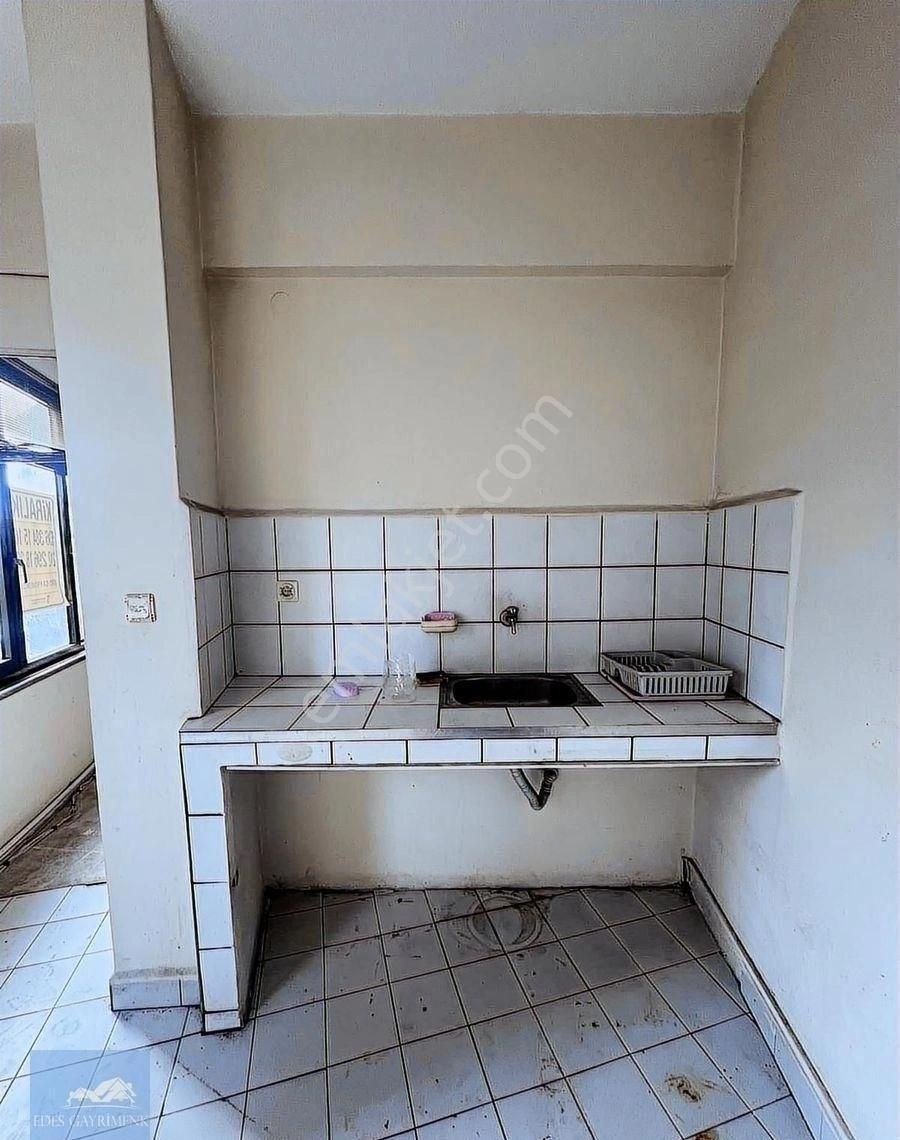 Şişli De Cadde Üzerinde Kiralık Dükkan 1+1 - Görsel 2