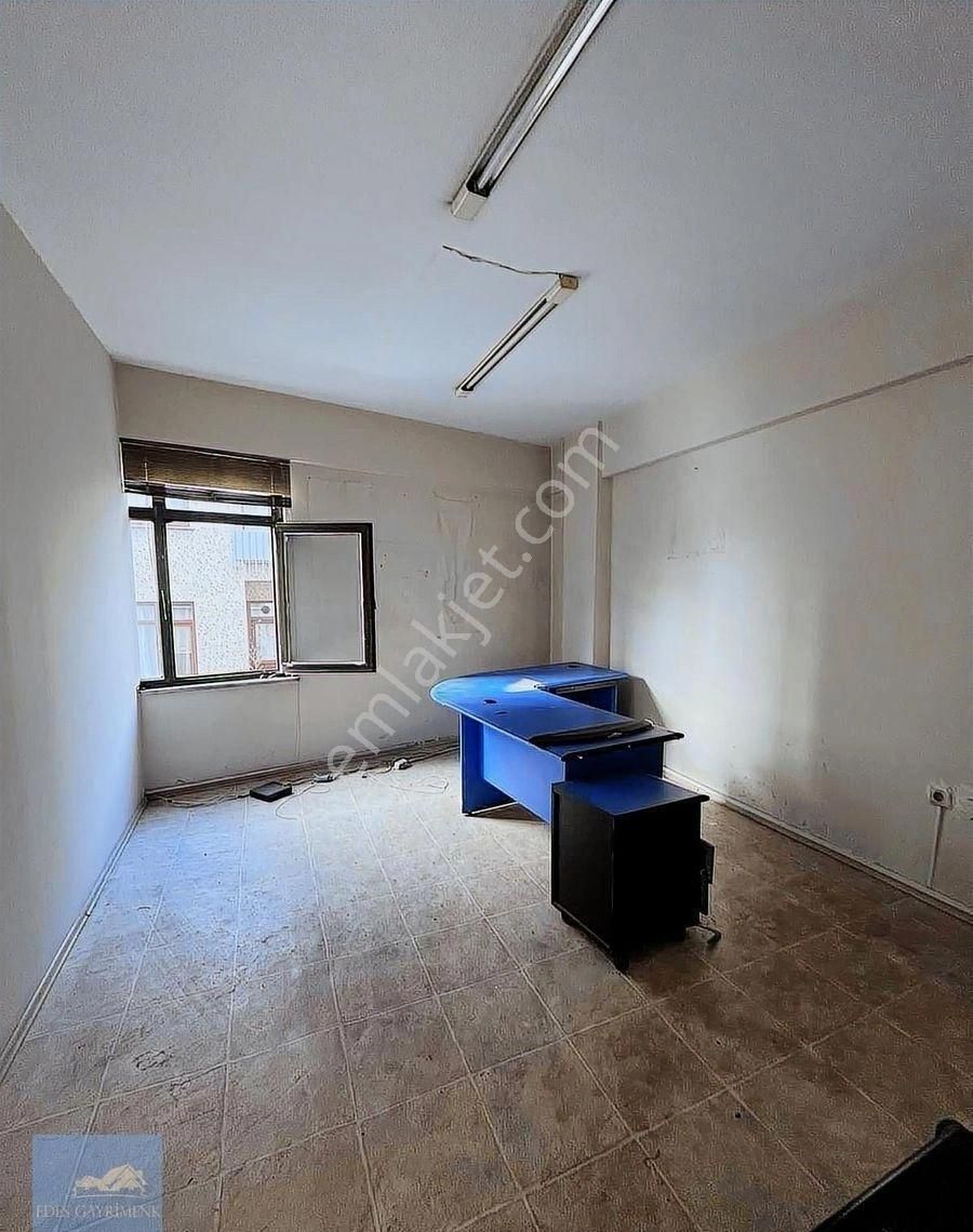 Şişli De Cadde Üzerinde Kiralık Dükkan 1+1 - Görsel 4