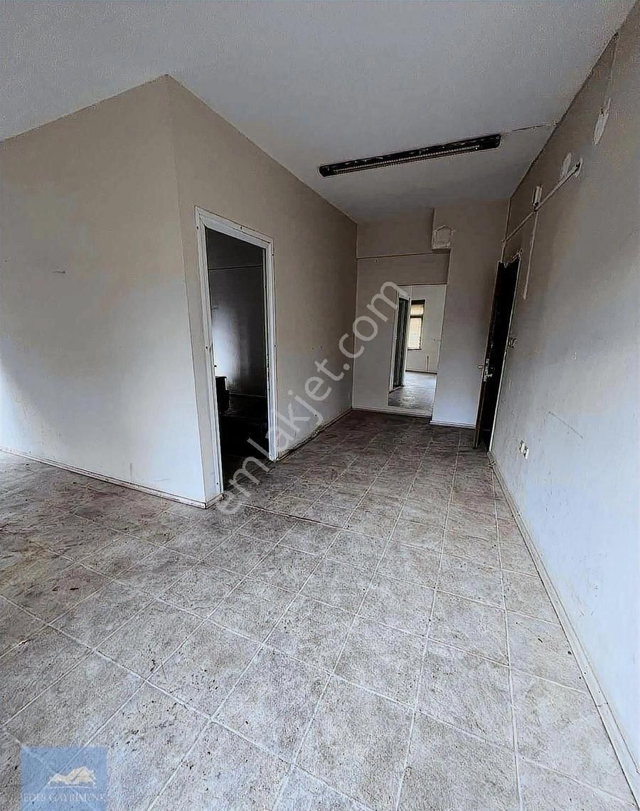 Şişli De Cadde Üzerinde Kiralık Dükkan 1+1 - Görsel 5