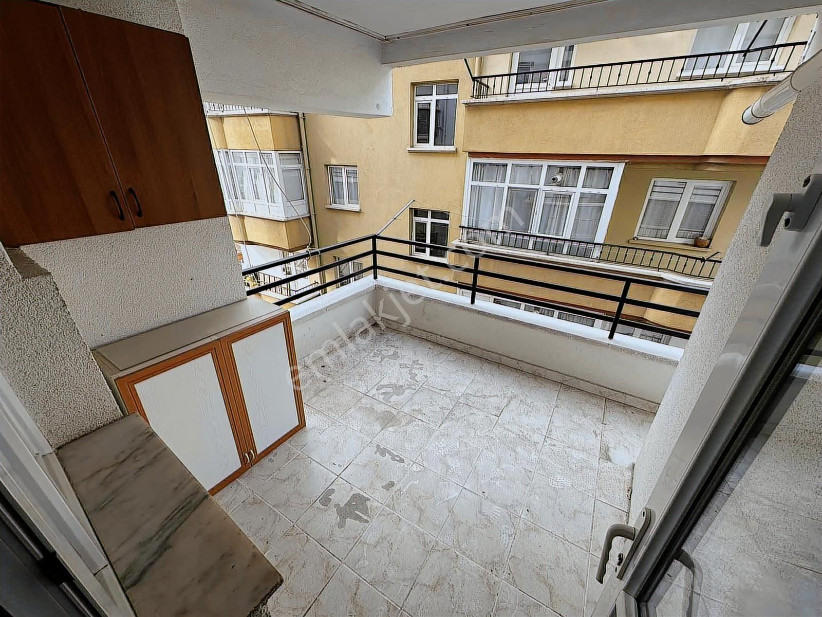 Kılıçsoy'dan Cadde Üzeri Kayalar Parkı Yakını 3 Balkonlu 3+1 - Görsel 17