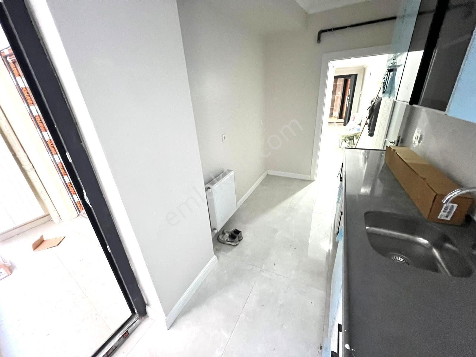 İmren Gayrimenkulden Satılık Sefaköy Merkezde 1+1 70 M2 Balkonlu Yüksek Giriş - Görsel 13