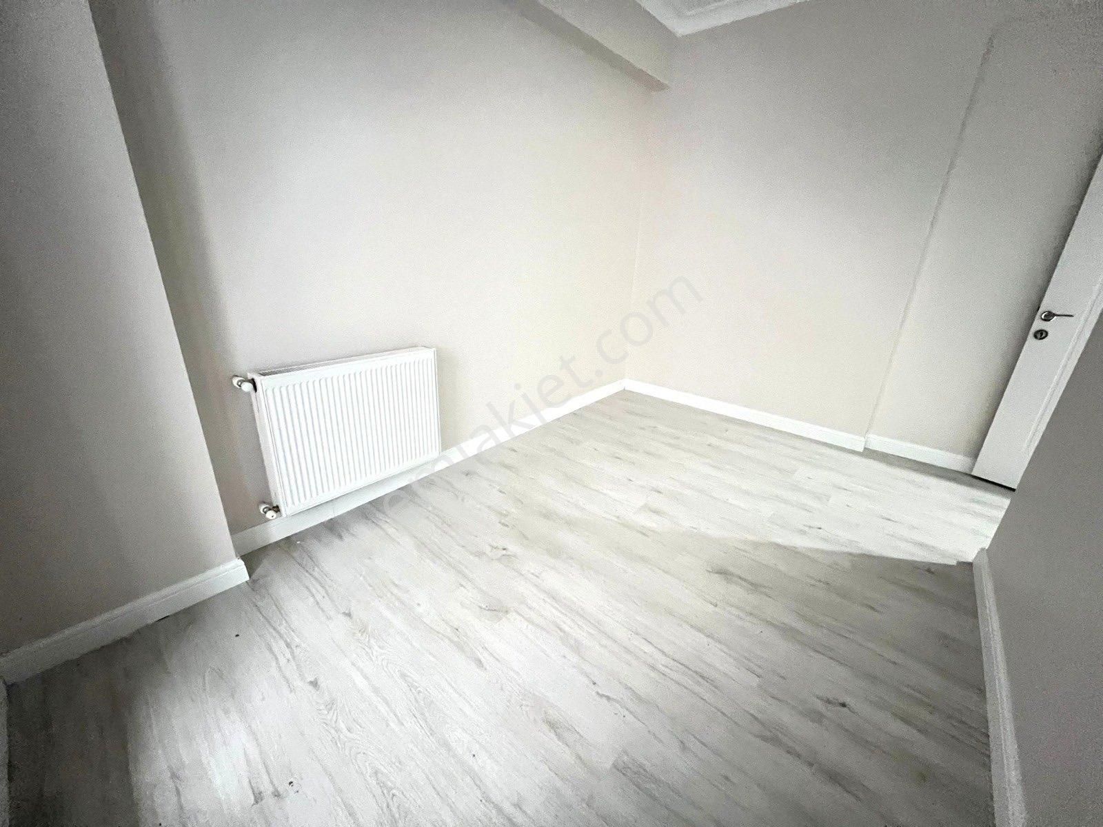 İmren Gayrimenkulden Satılık Sefaköy Merkezde 1+1 70 M2 Balkonlu Yüksek Giriş - Görsel 18