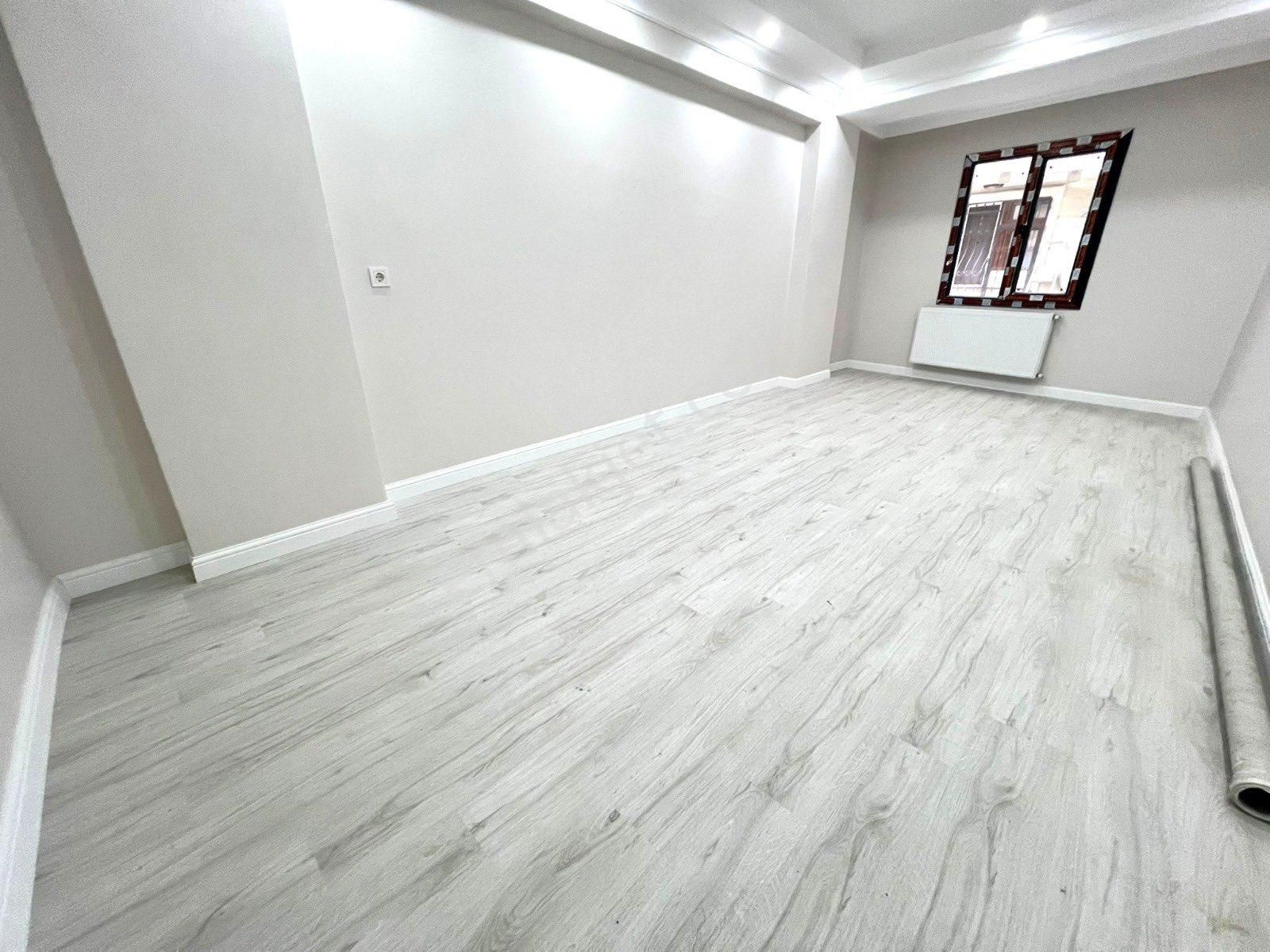 İmren Gayrimenkulden Satılık Sefaköy Merkezde 1+1 70 M2 Balkonlu Yüksek Giriş - Görsel 2