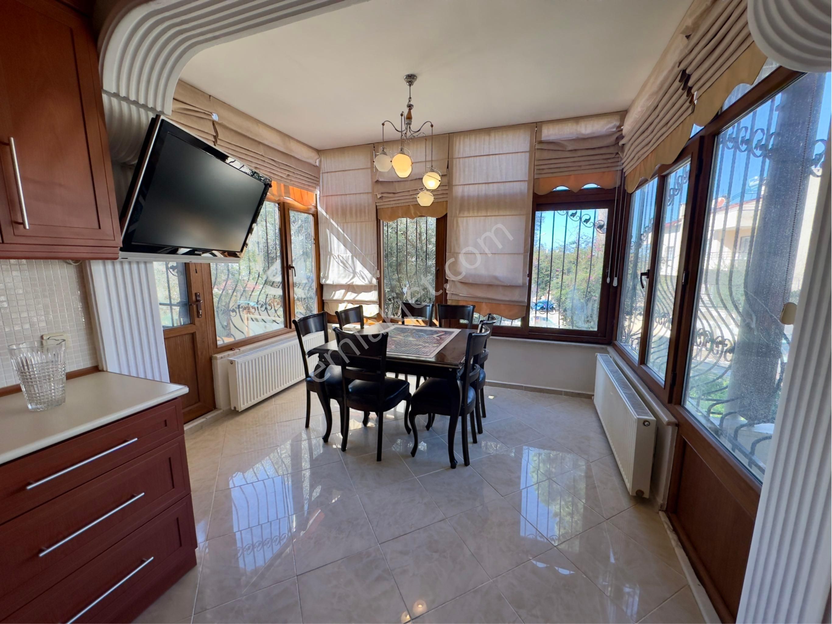 Kuşadası Marinada Satılık 5+2 Villa - Görsel 11