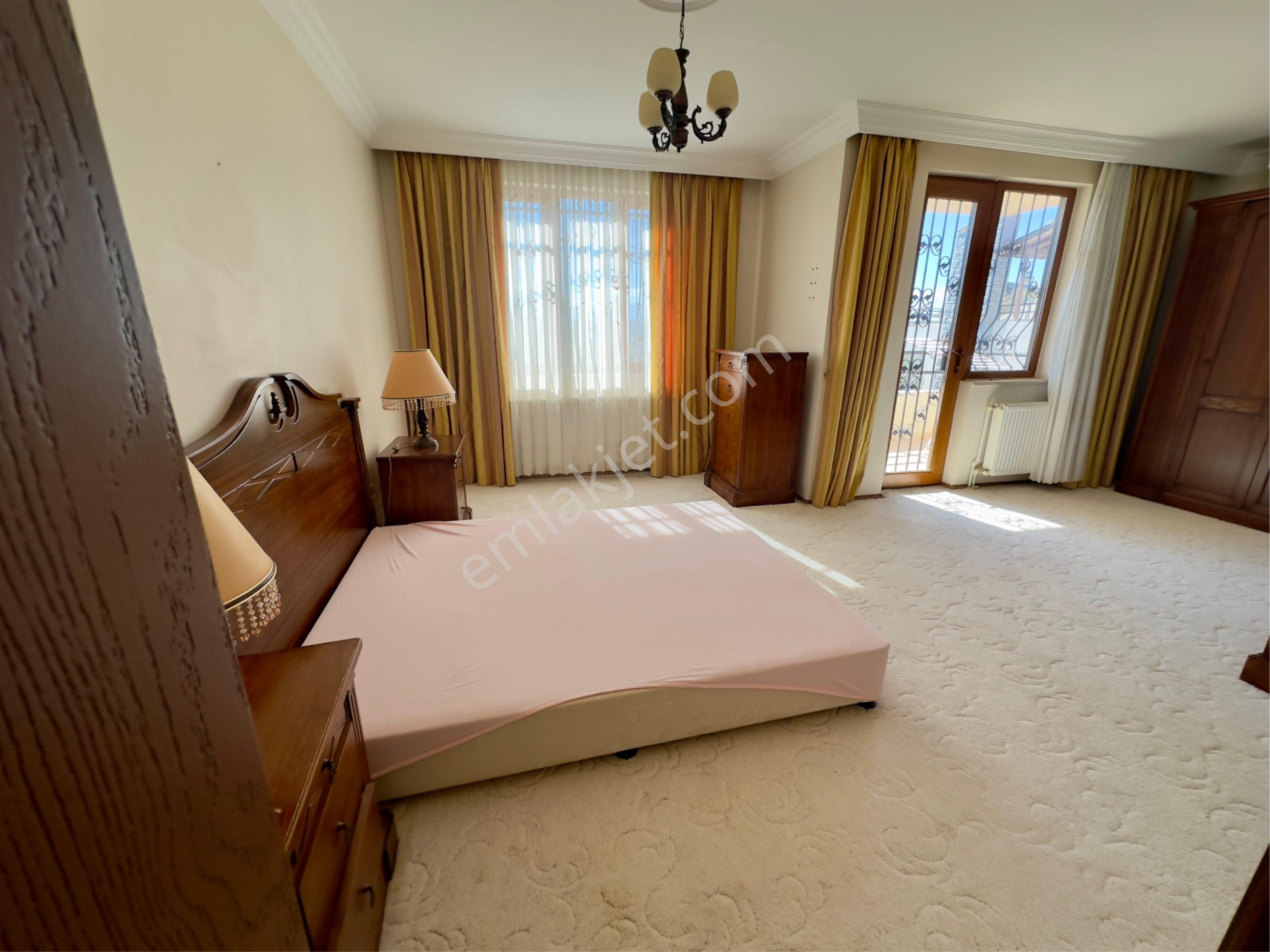 Kuşadası Marinada Satılık 5+2 Villa - Görsel 14