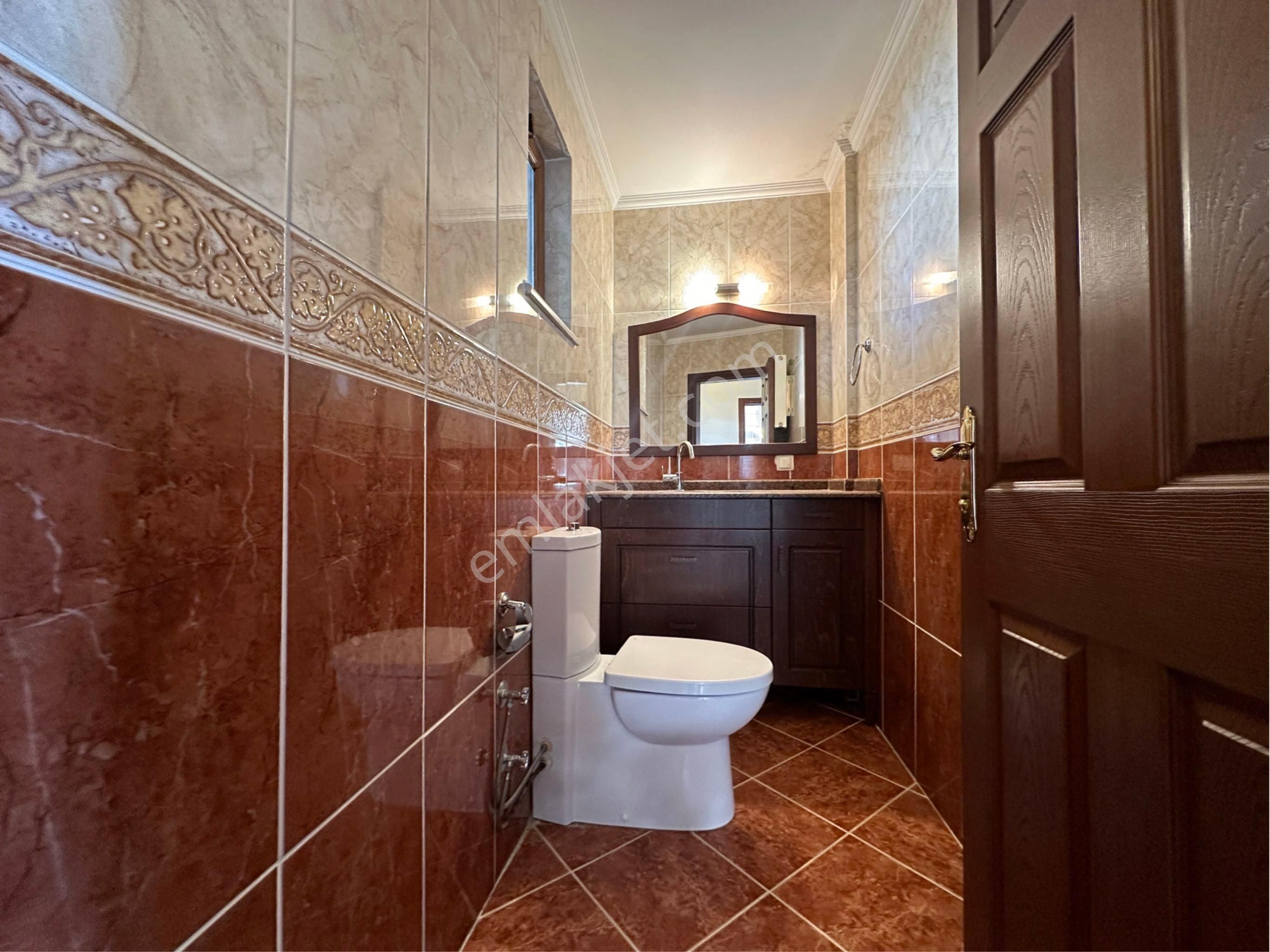 Kuşadası Marinada Satılık 5+2 Villa - Görsel 13